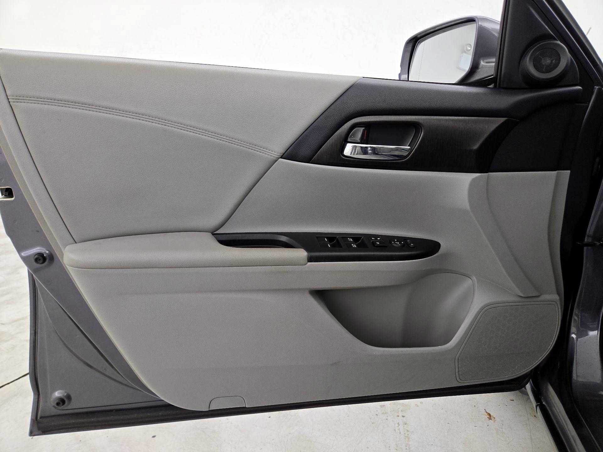 Thumbnail: 2013 Honda Accord - 12