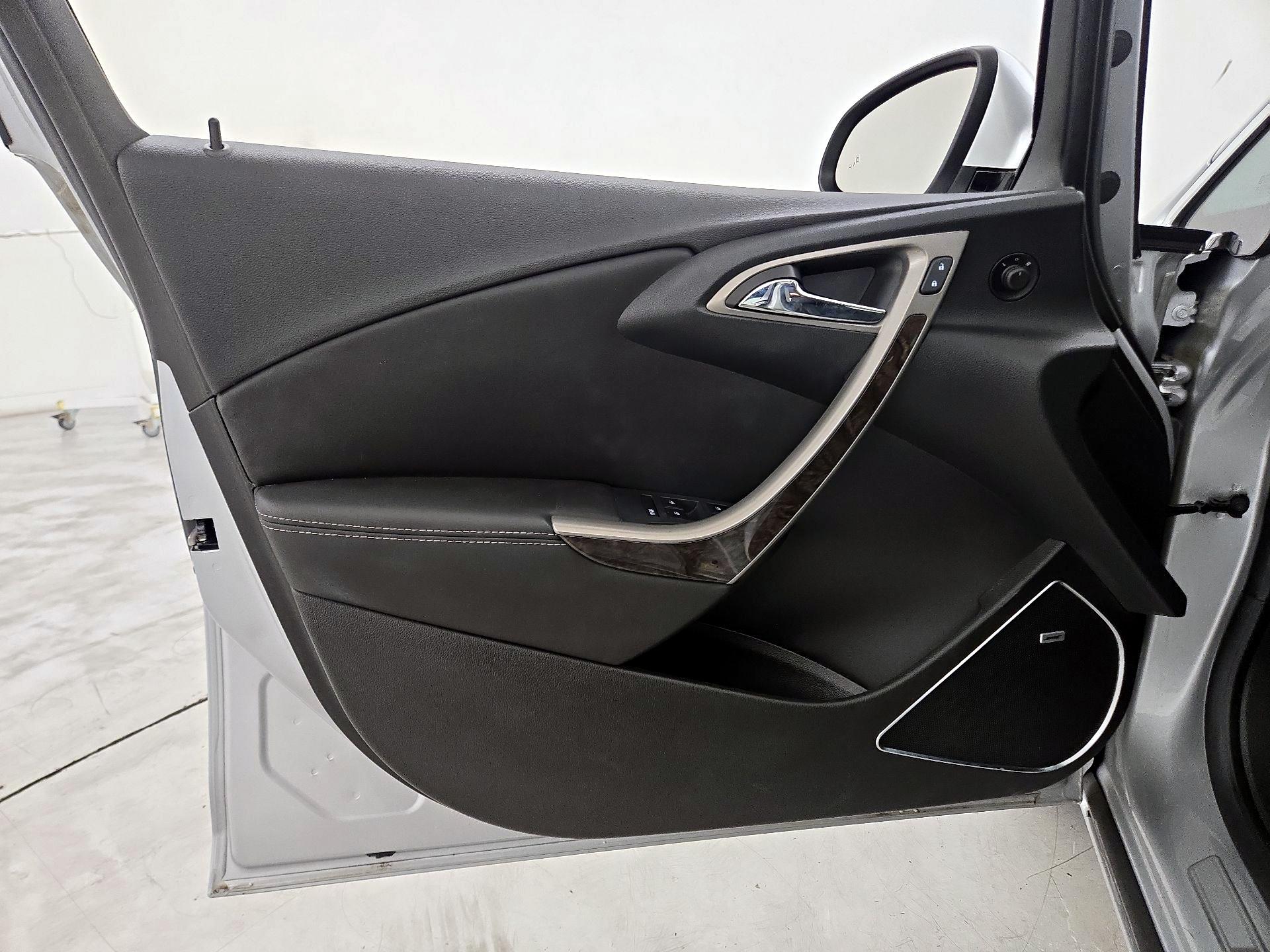 Thumbnail: 2014 Buick Verano - 12