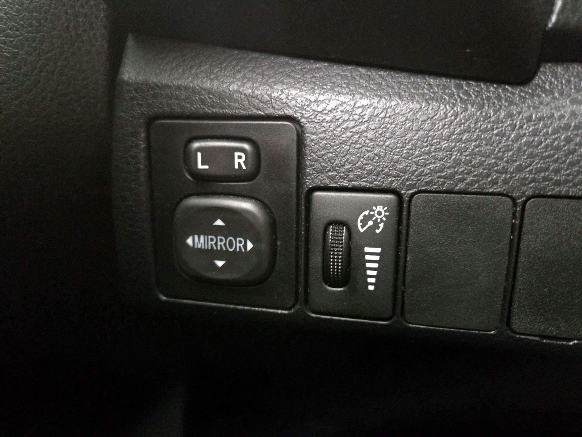 Thumbnail: 2014 Toyota Corolla - 13