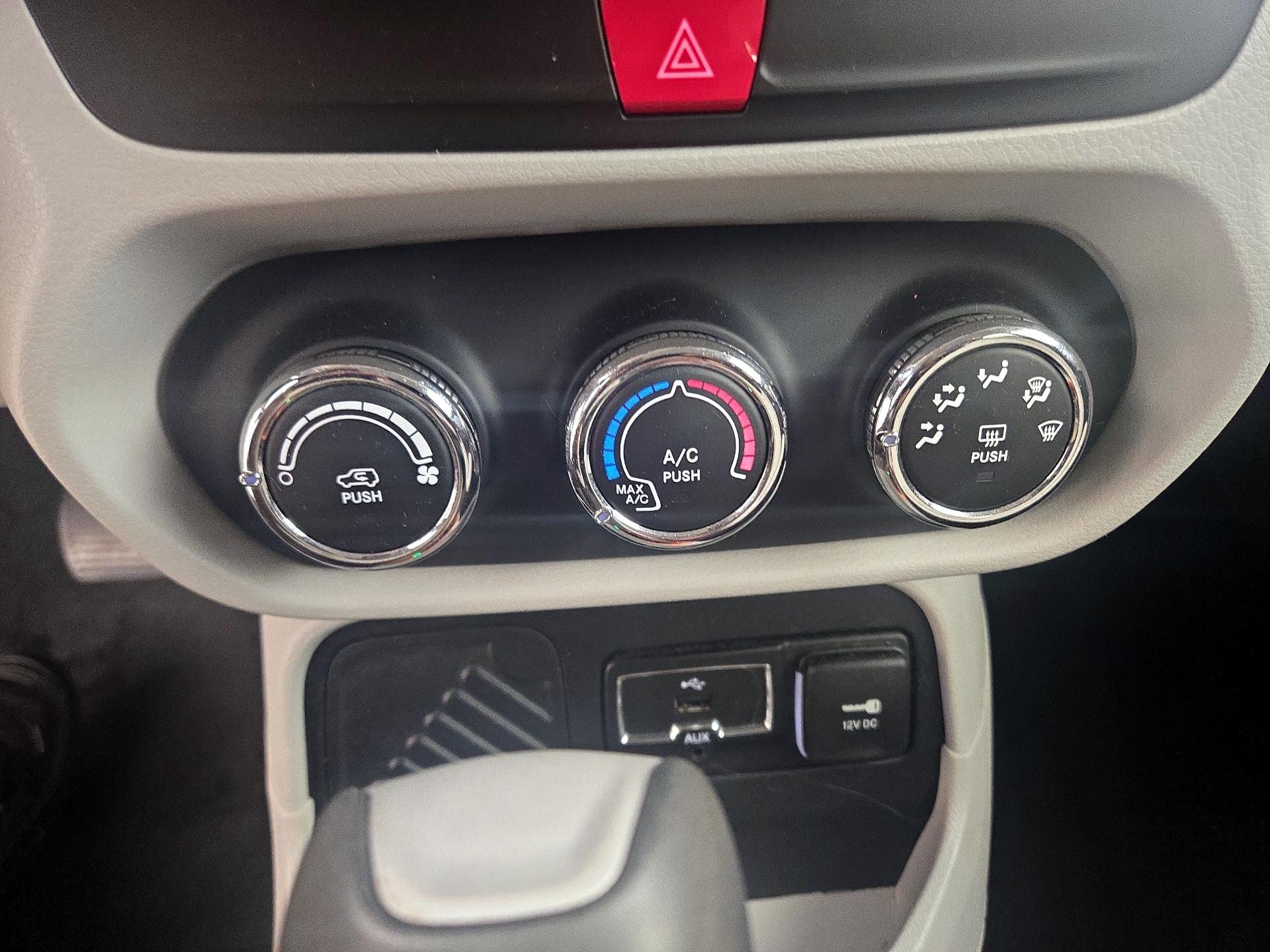 Thumbnail: 2017 Jeep Renegade - 16