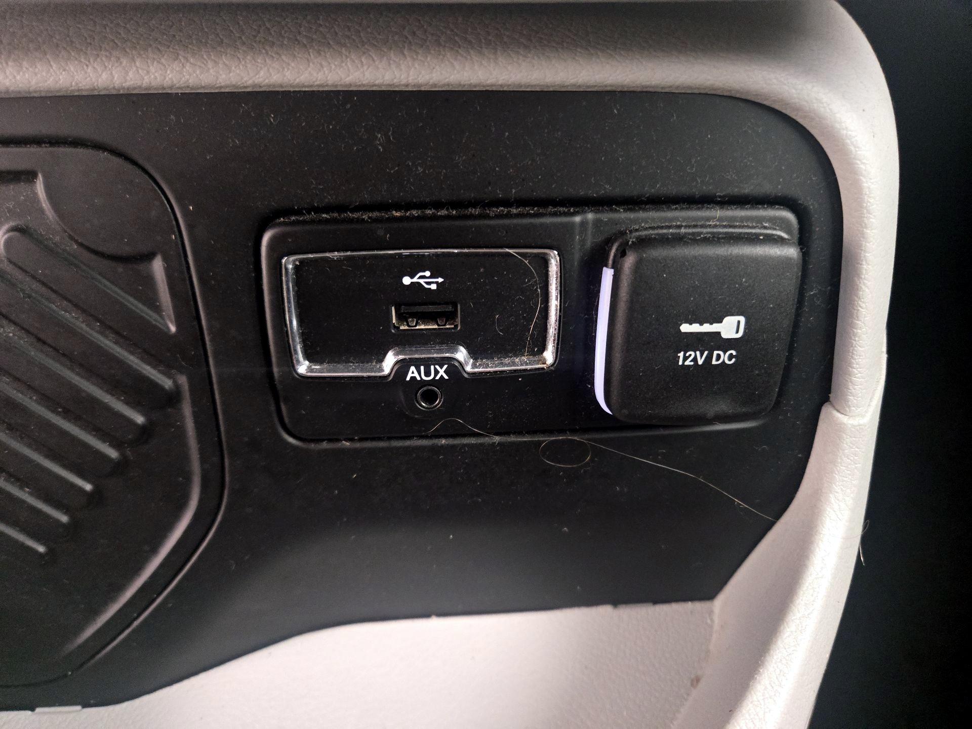 Thumbnail: 2017 Jeep Renegade - 18