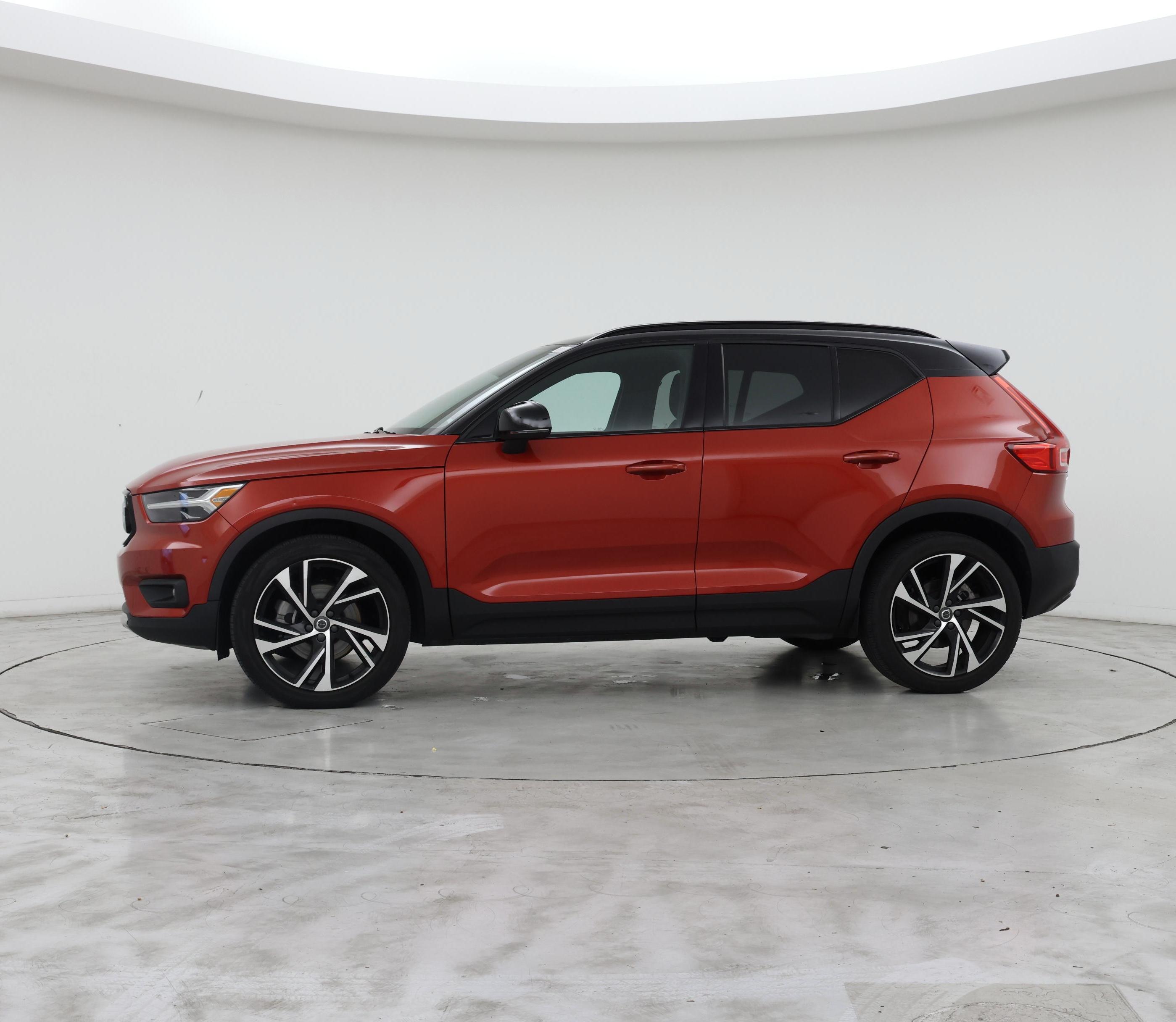 Thumbnail: 2022 Volvo XC40 - 3