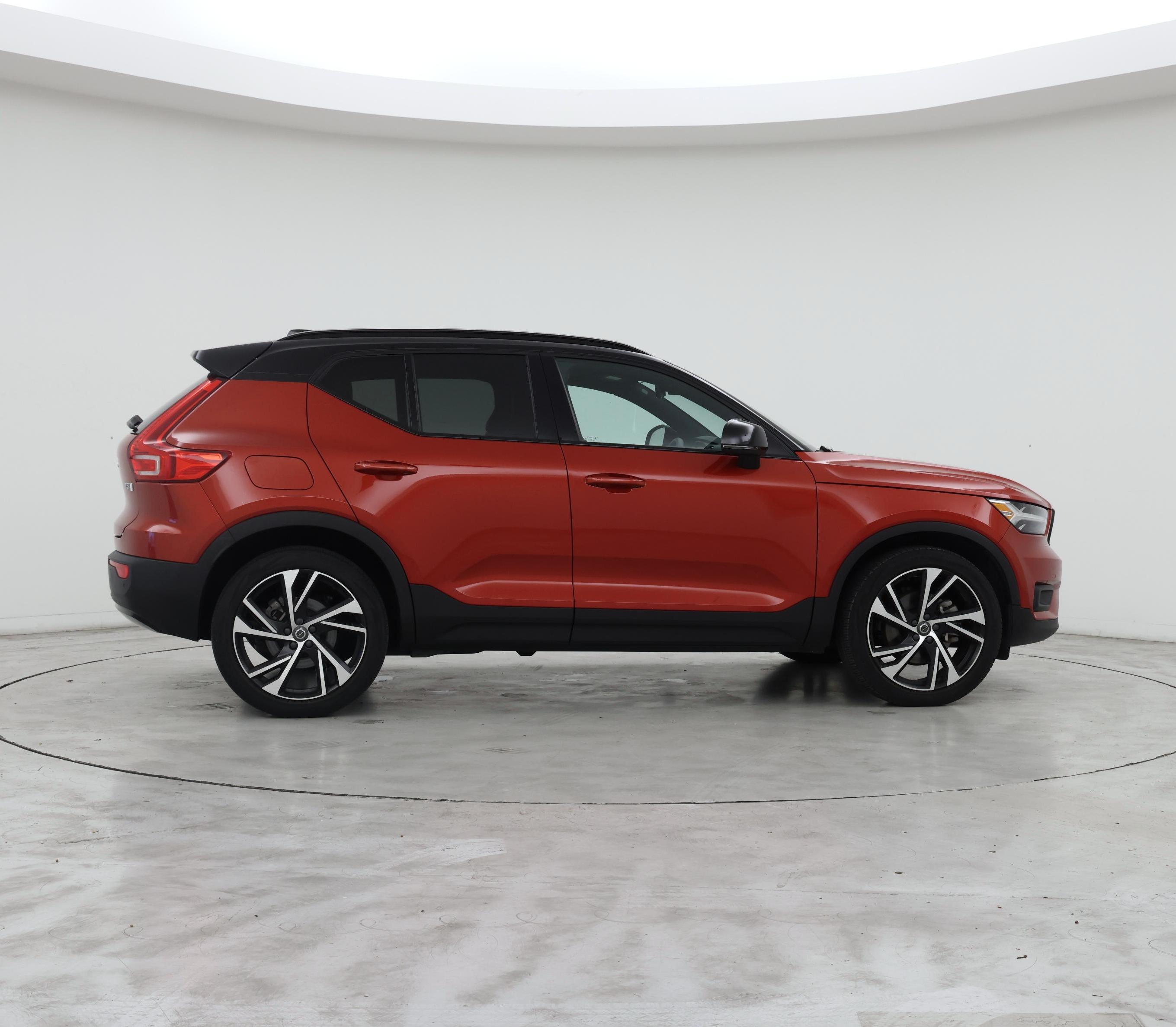 Thumbnail: 2022 Volvo XC40 - 7