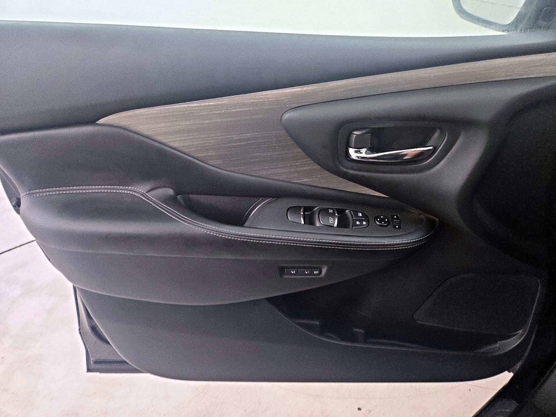 Thumbnail: 2016 Nissan Murano - 12