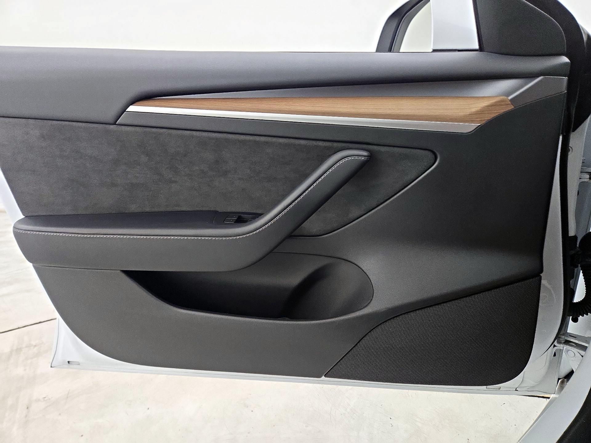 Thumbnail: 2023 Tesla Model 3 - 12