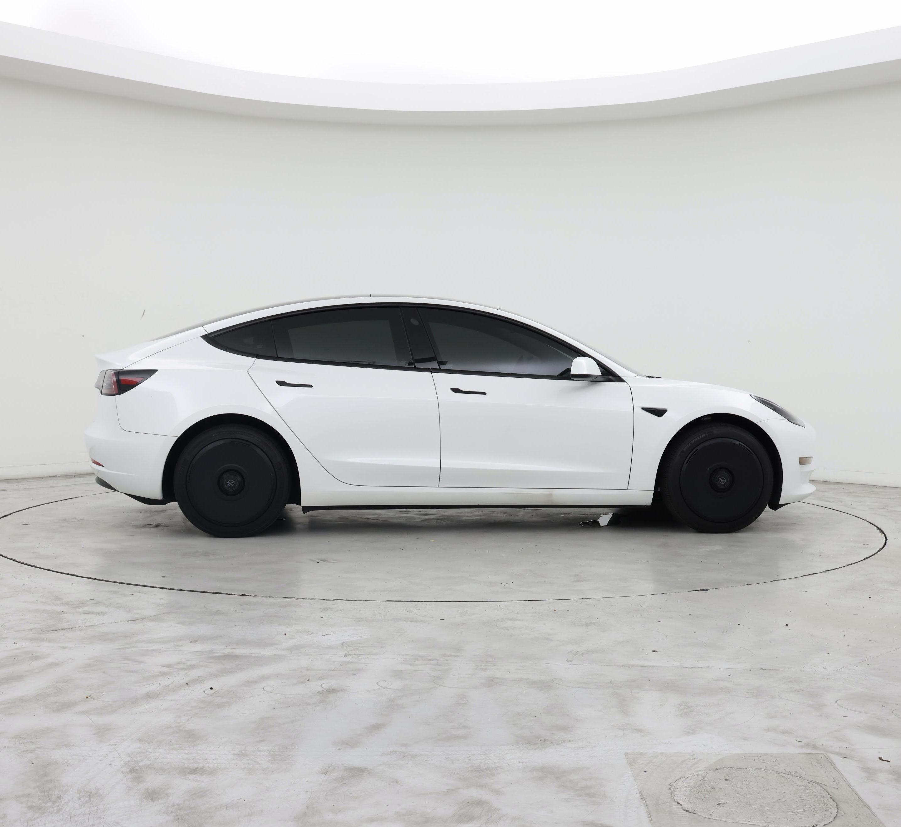 Thumbnail: 2023 Tesla Model 3 - 7