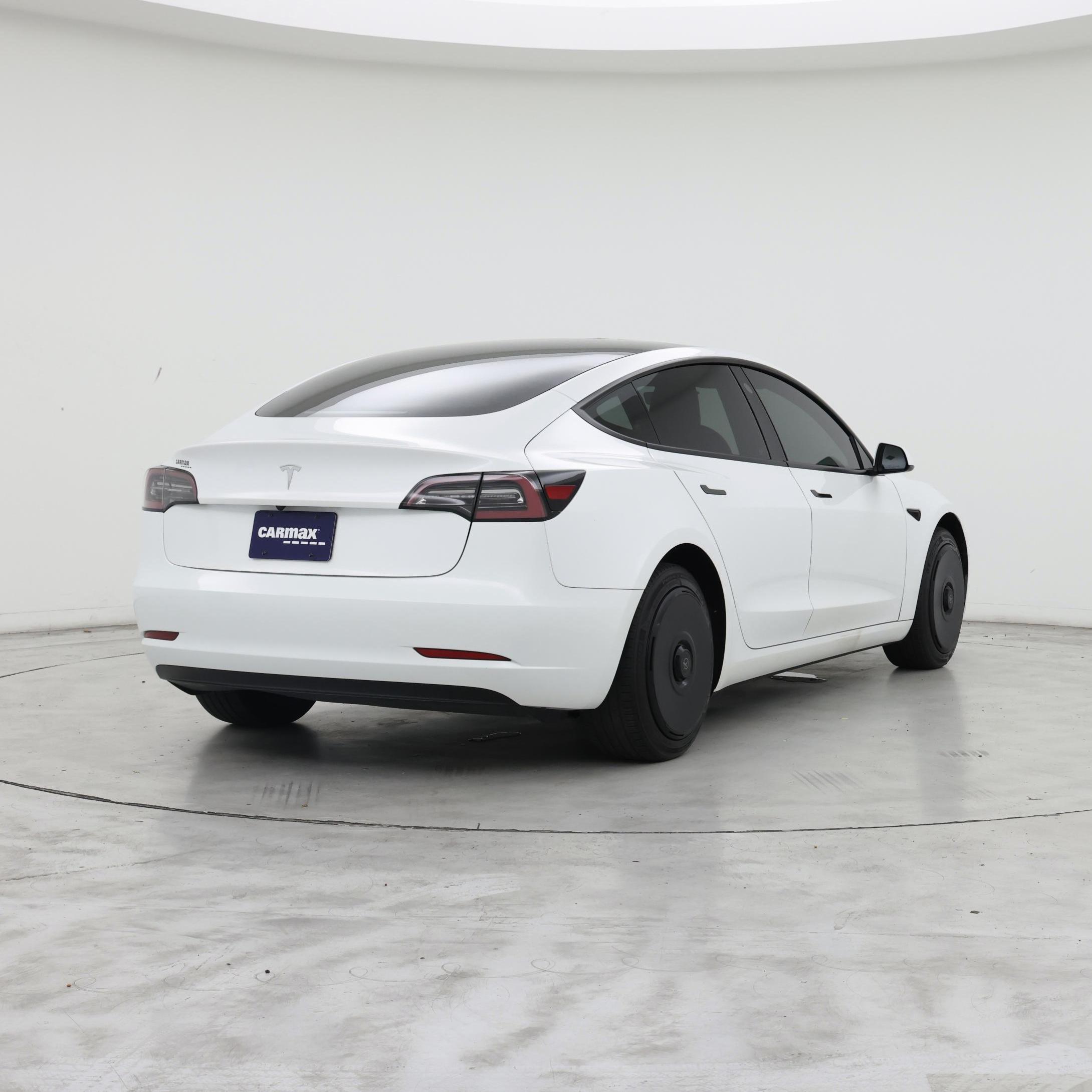 Thumbnail: 2023 Tesla Model 3 - 8