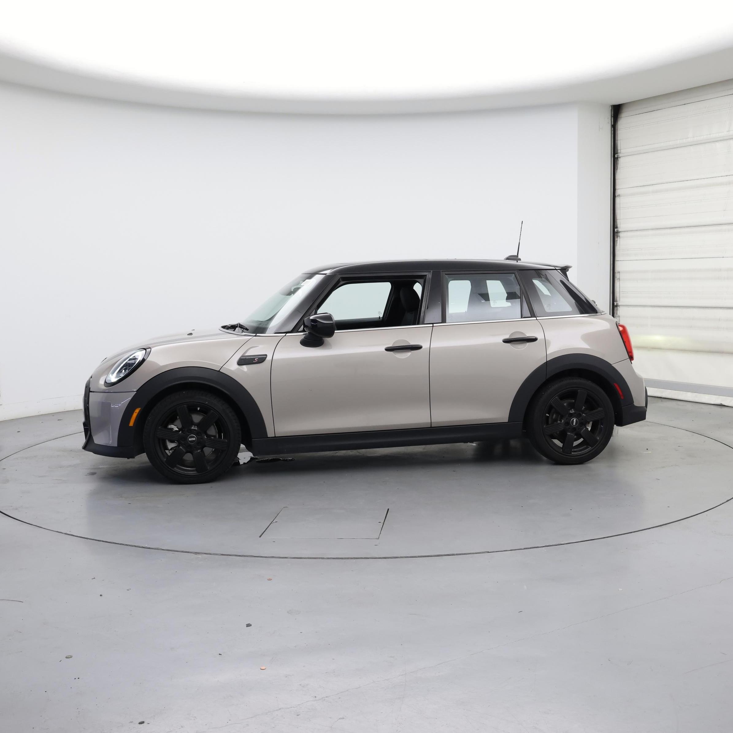 Thumbnail: 2023 MINI Cooper Hardtop - 3