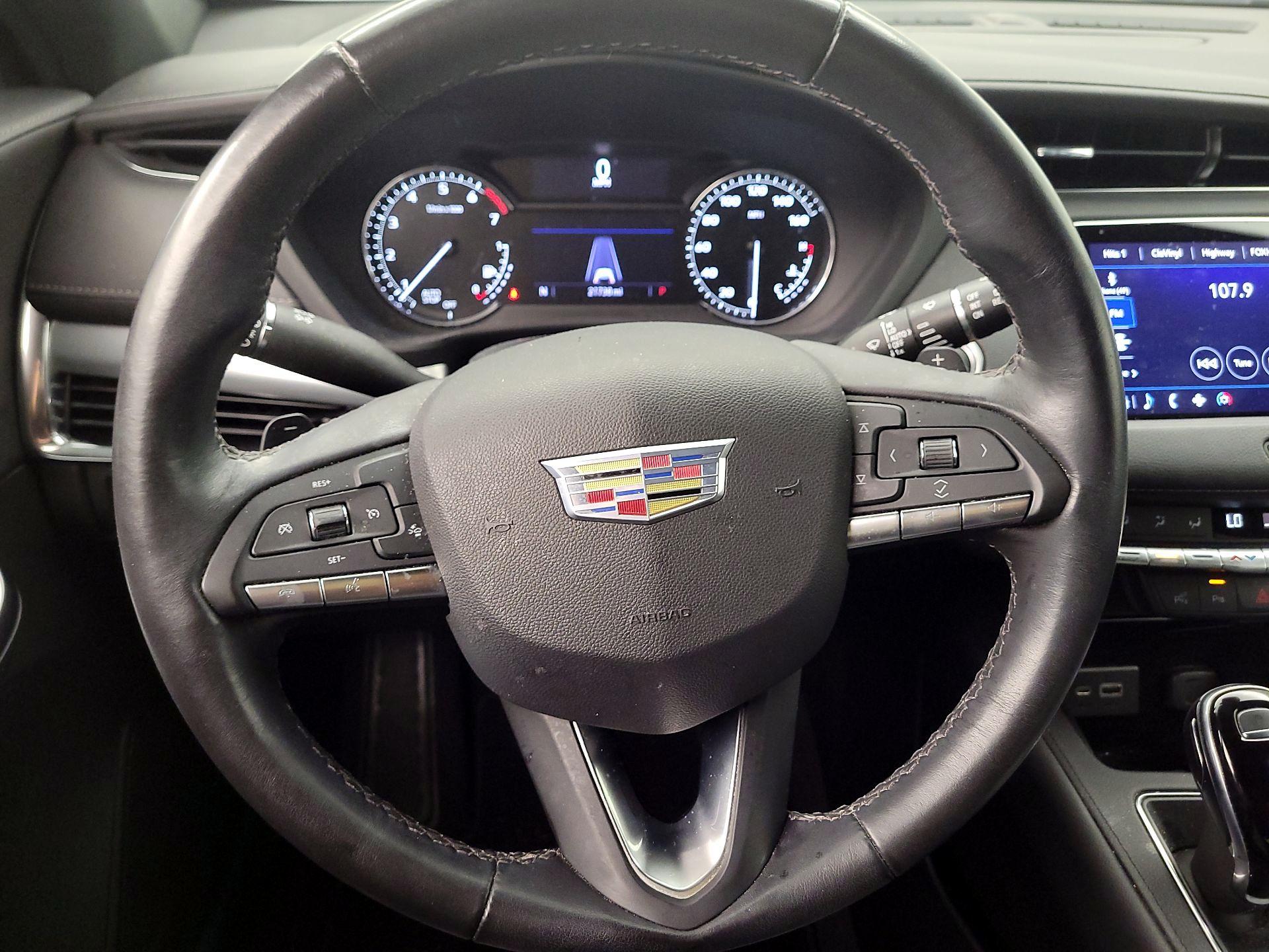 Thumbnail: 2022 Cadillac XT4 - 10