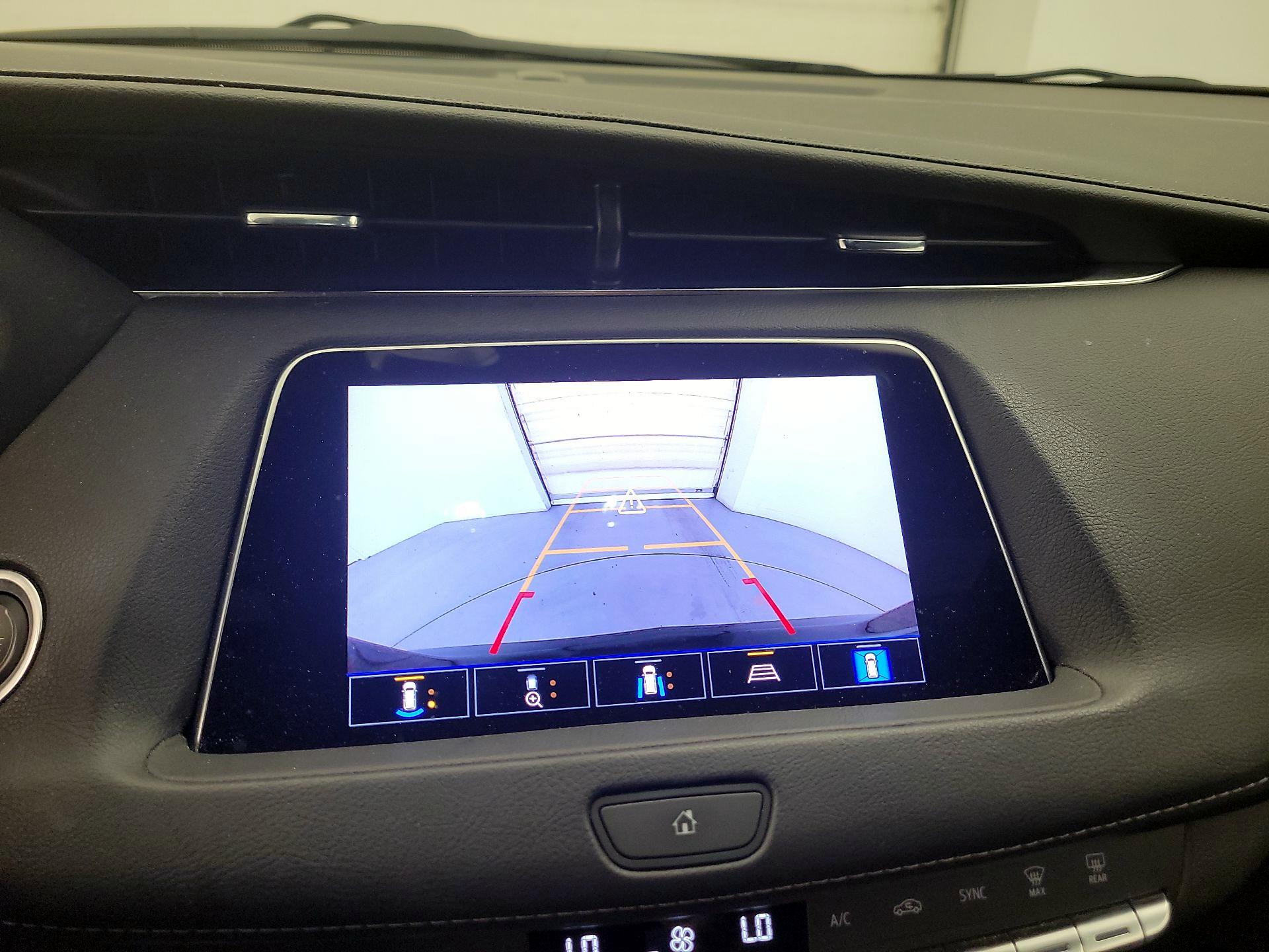 Thumbnail: 2022 Cadillac XT4 - 14