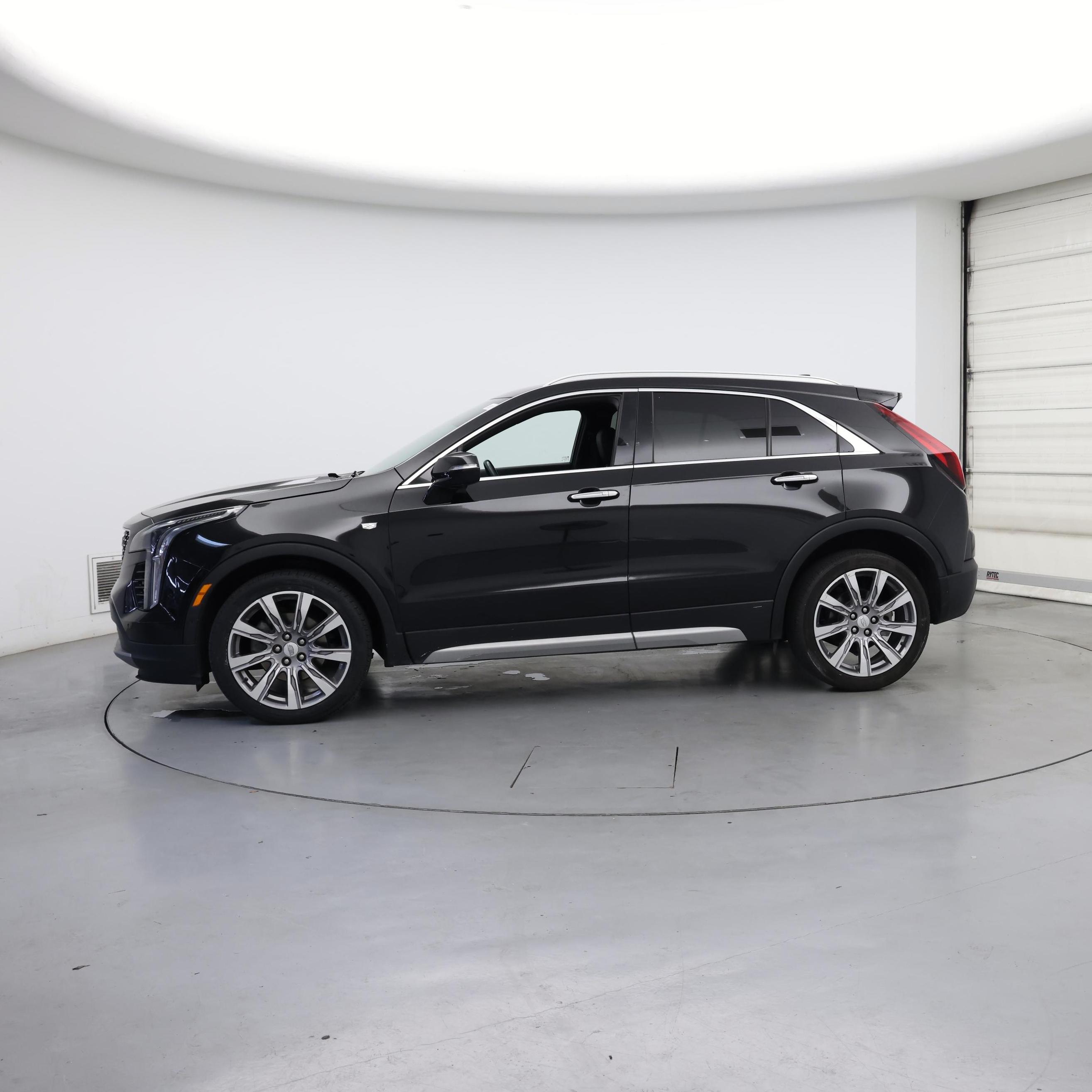 Thumbnail: 2022 Cadillac XT4 - 3