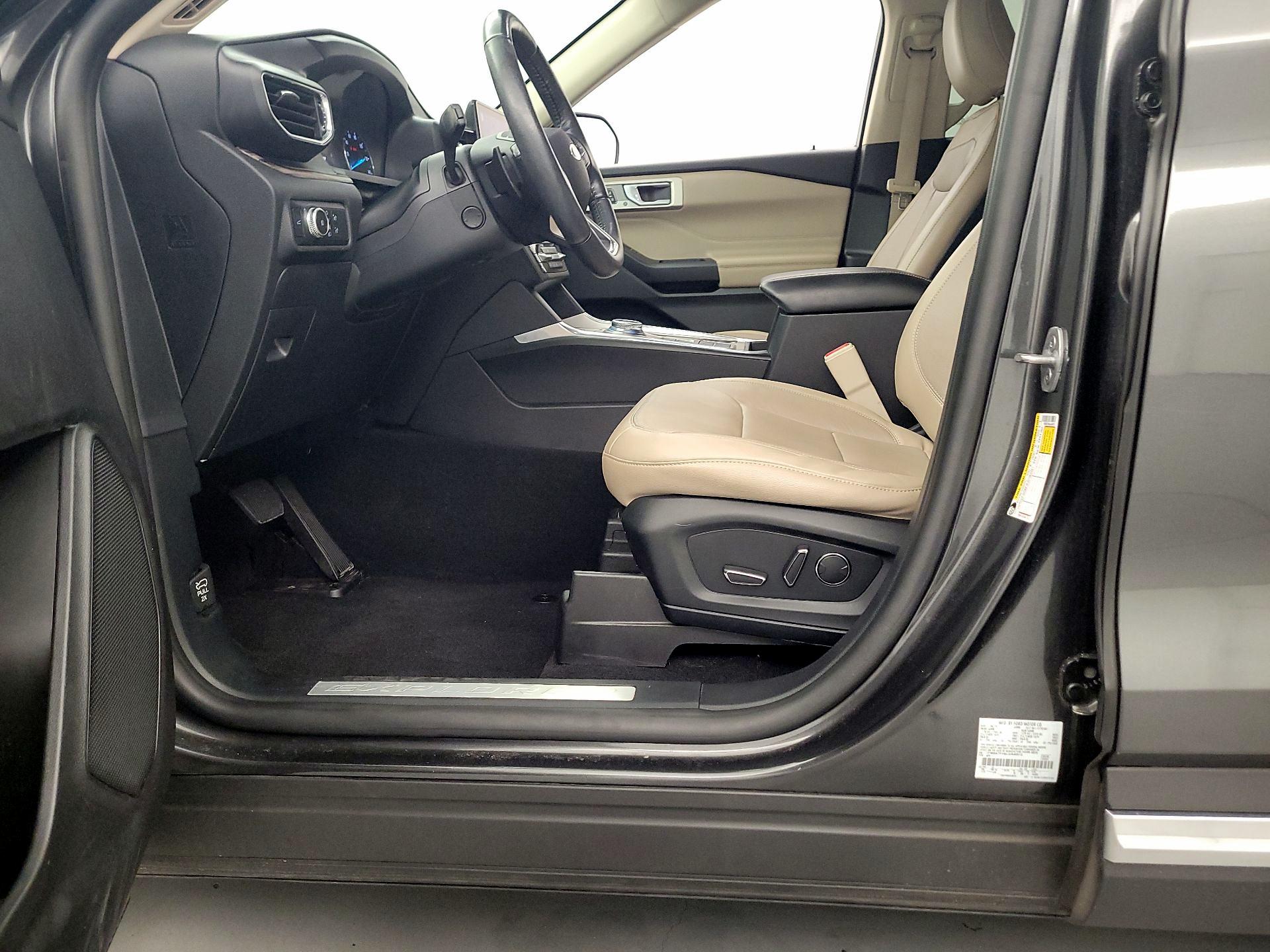 Thumbnail: 2020 Ford Explorer - 11