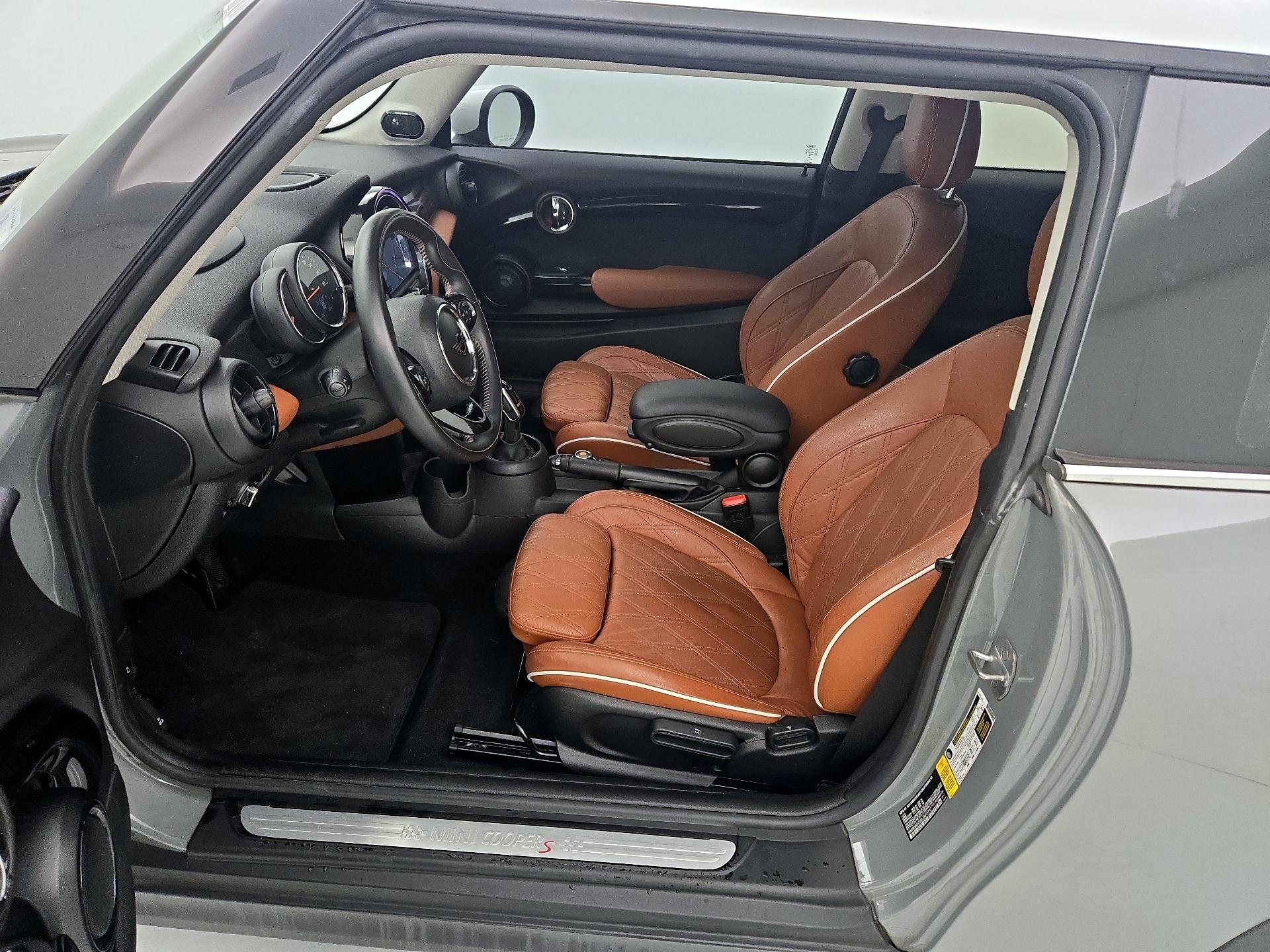 Thumbnail: 2020 MINI Cooper Hardtop - 11