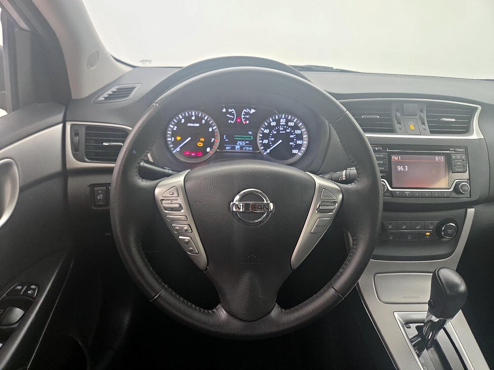 Thumbnail: 2015 Nissan Sentra - 10