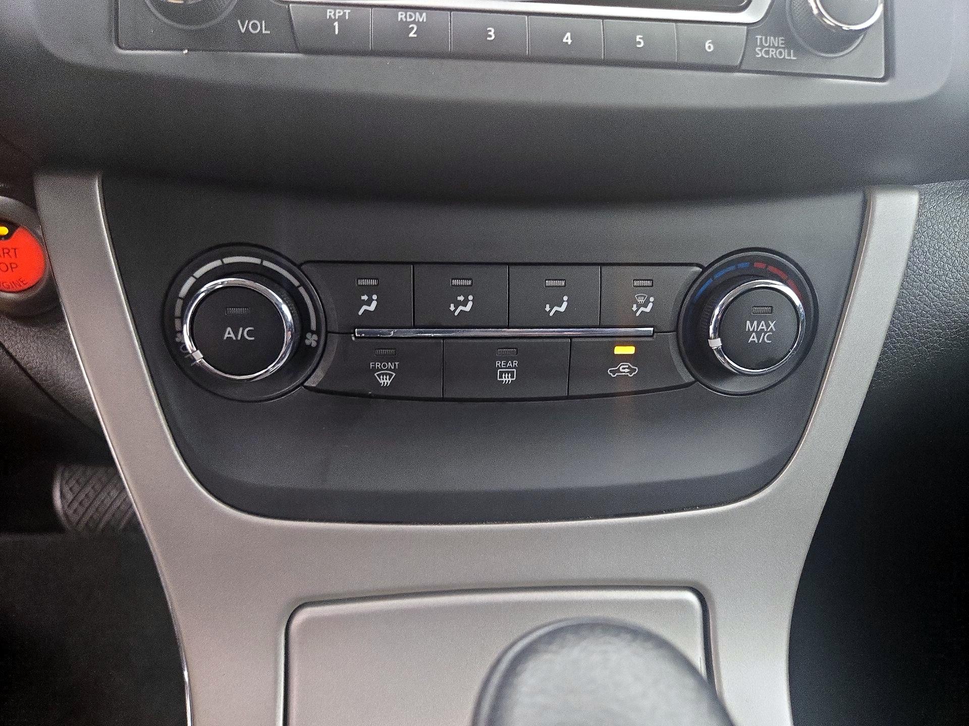 Thumbnail: 2015 Nissan Sentra - 16