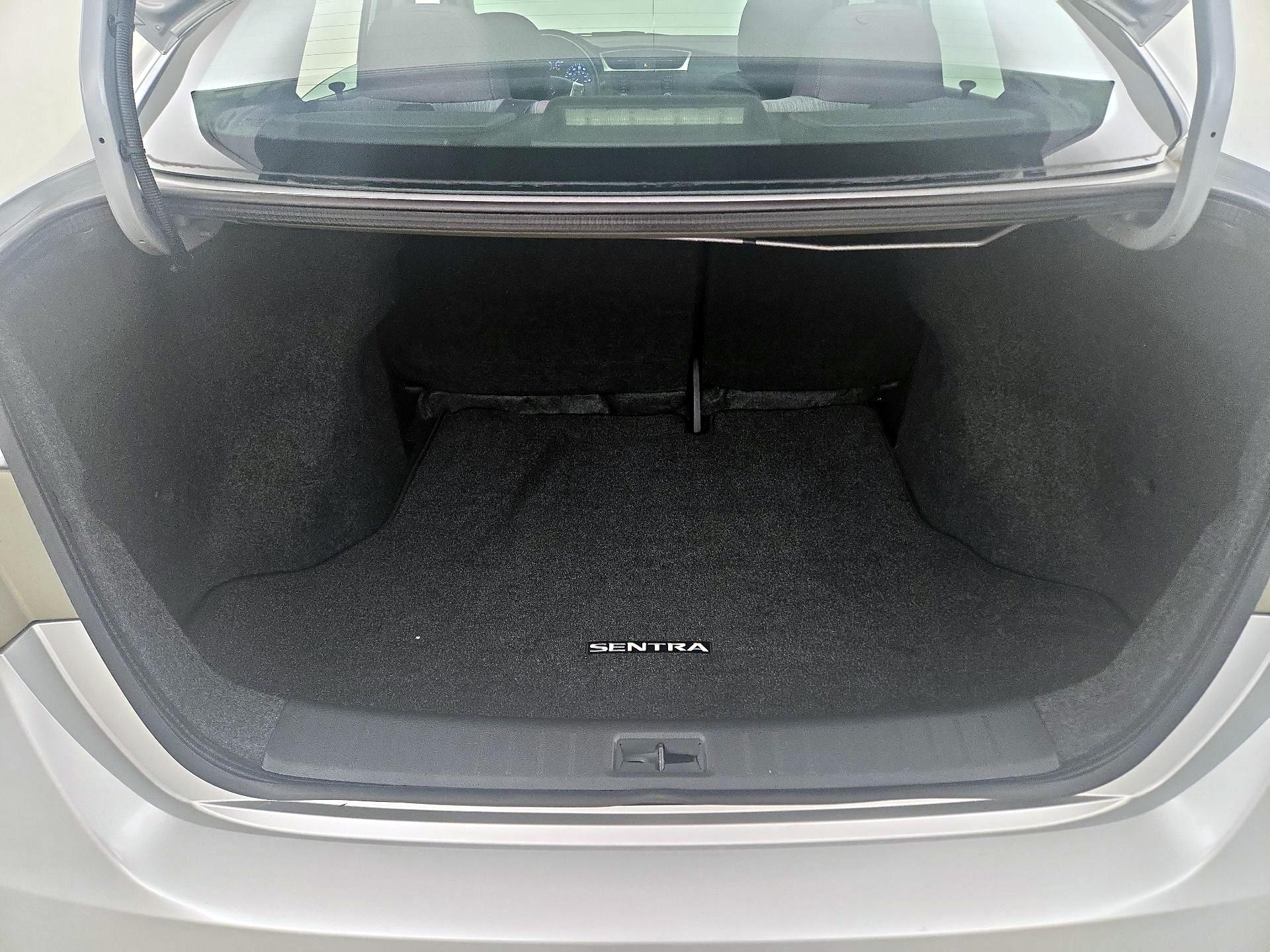 Thumbnail: 2015 Nissan Sentra - 20
