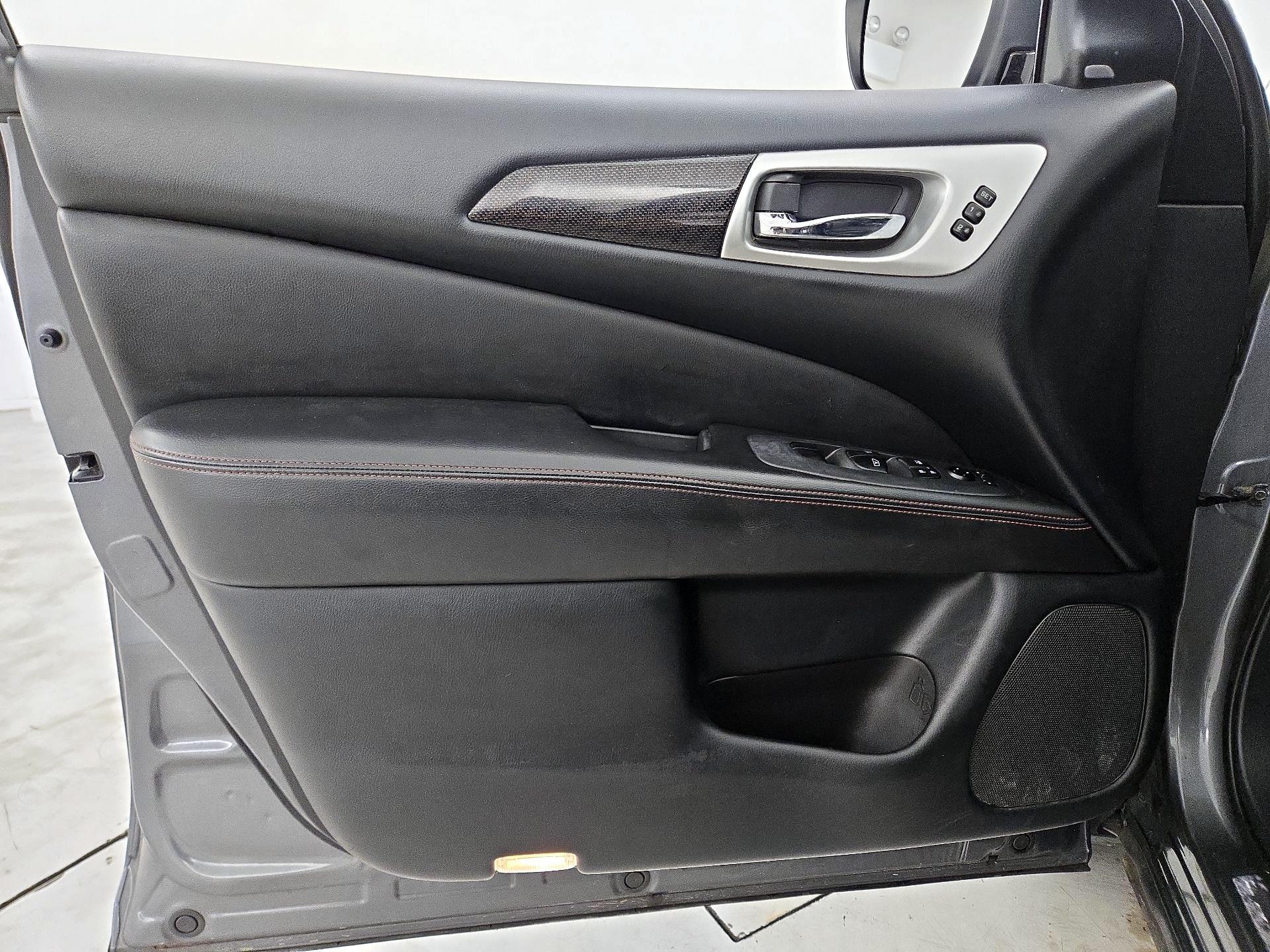 Thumbnail: 2020 Nissan Pathfinder - 12