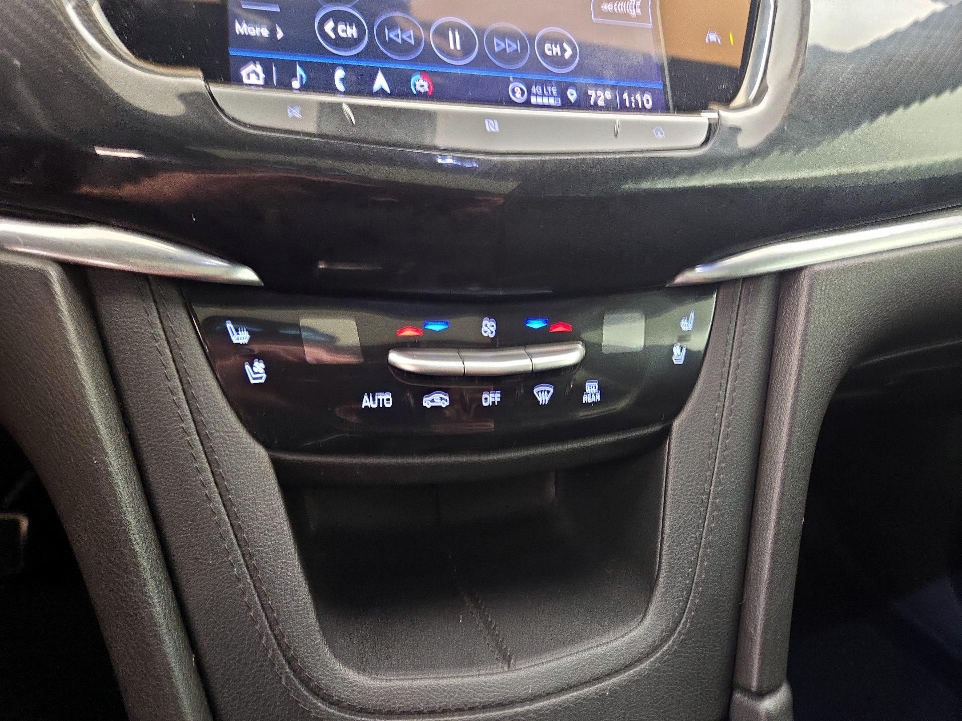 Thumbnail: 2021 Cadillac XT6 - 17