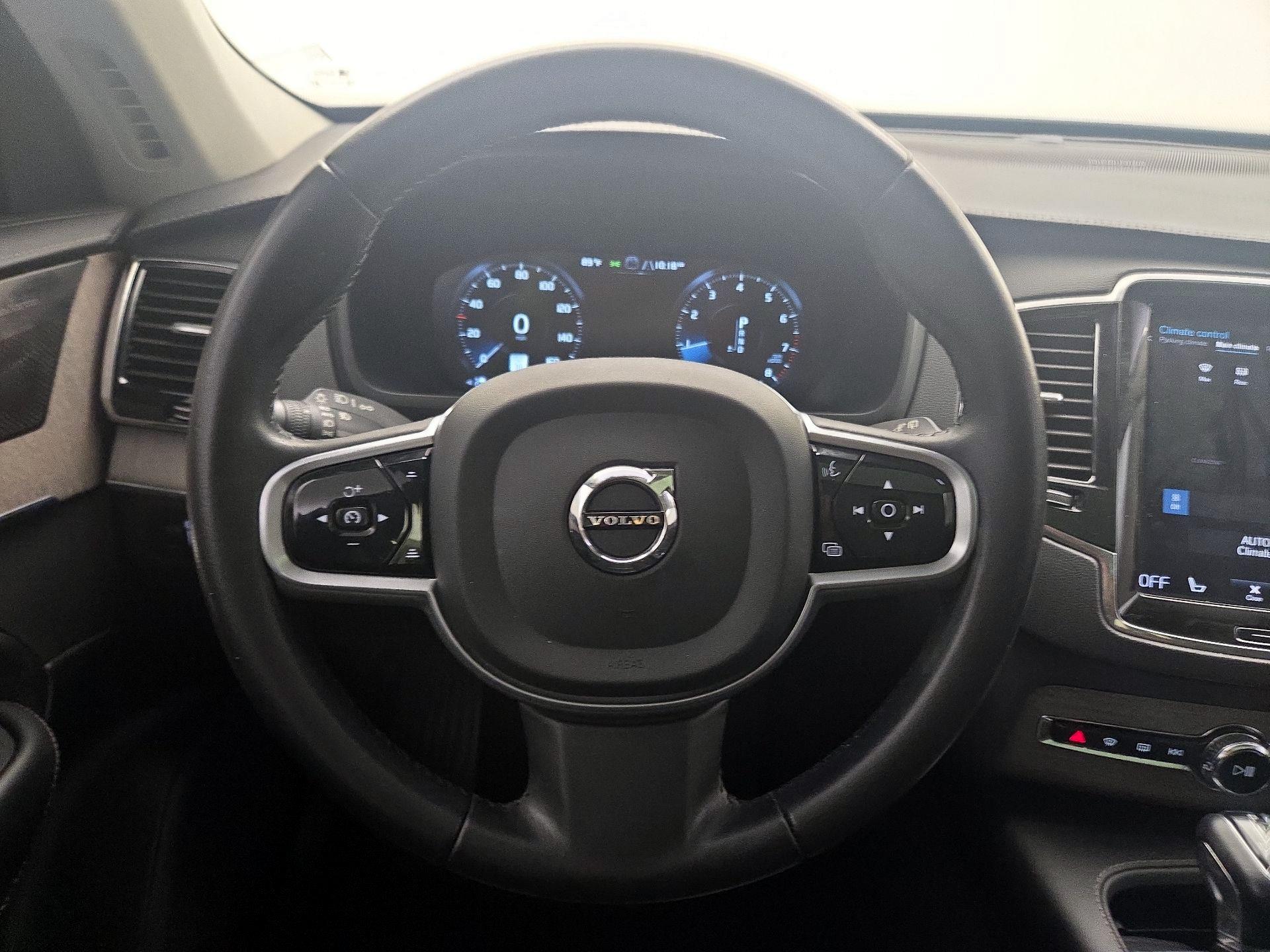 Thumbnail: 2022 Volvo XC90 - 10