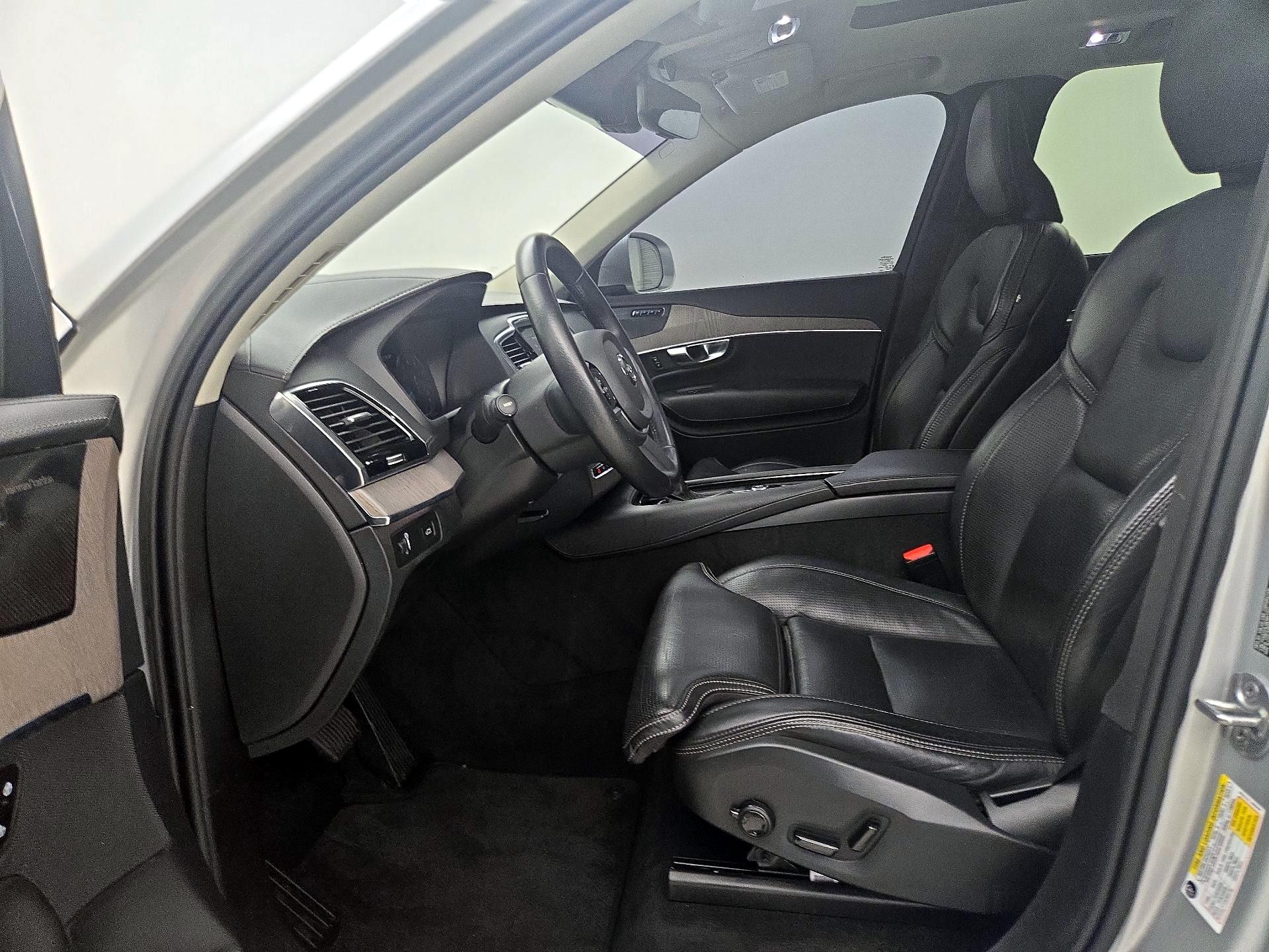 Thumbnail: 2022 Volvo XC90 - 11