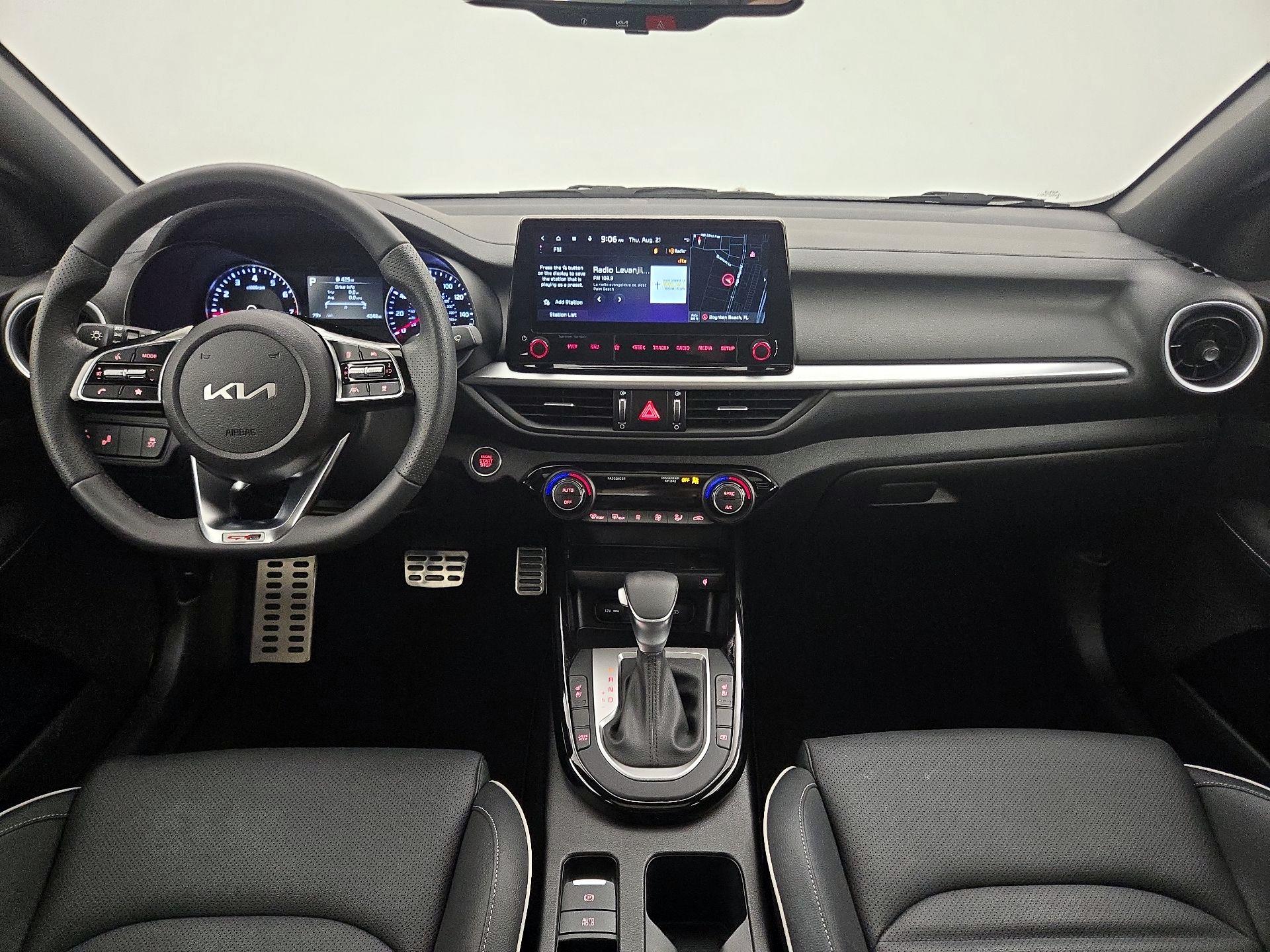 Thumbnail: 2023 Kia Forte - 9