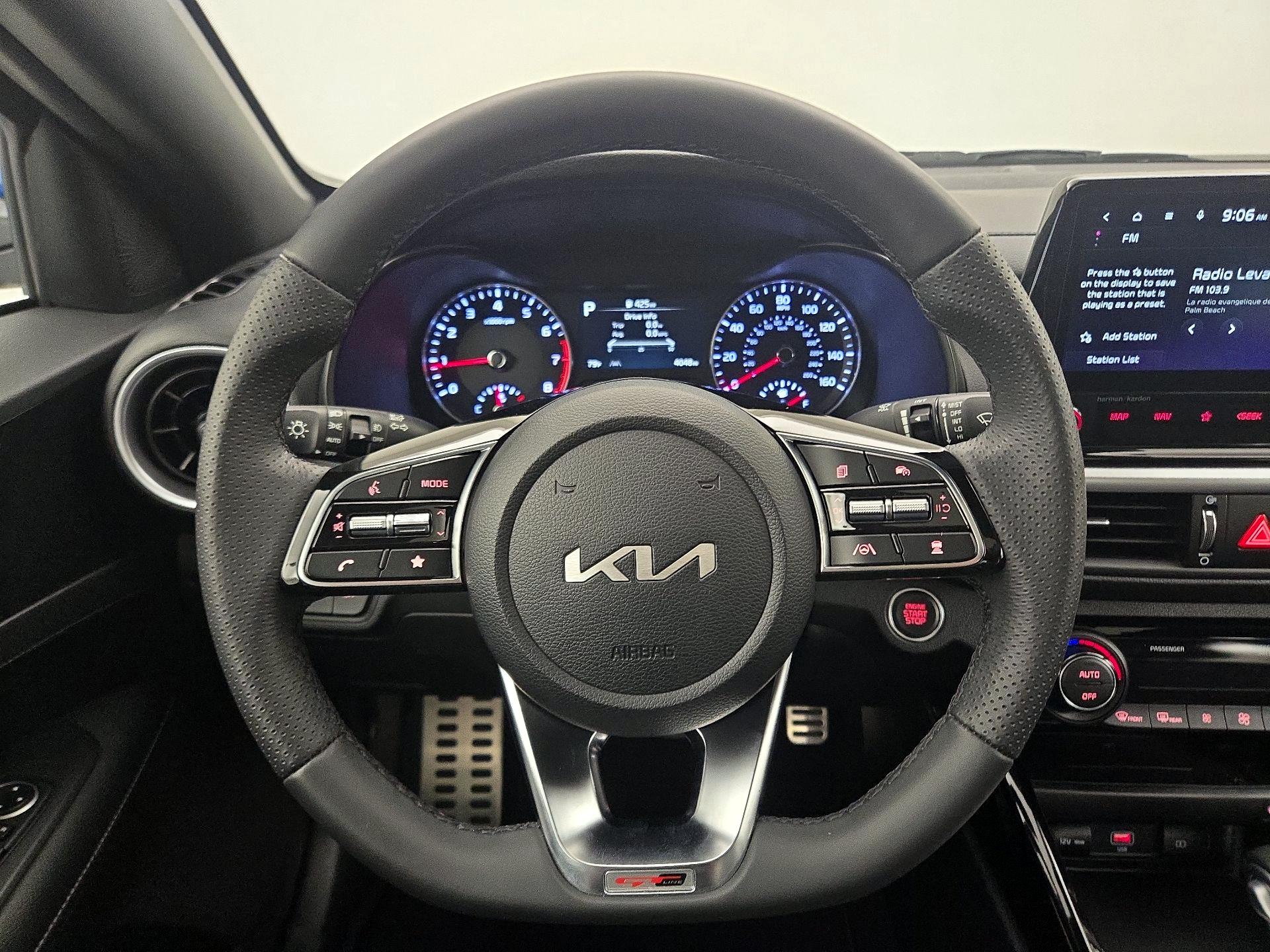 Thumbnail: 2023 Kia Forte - 10