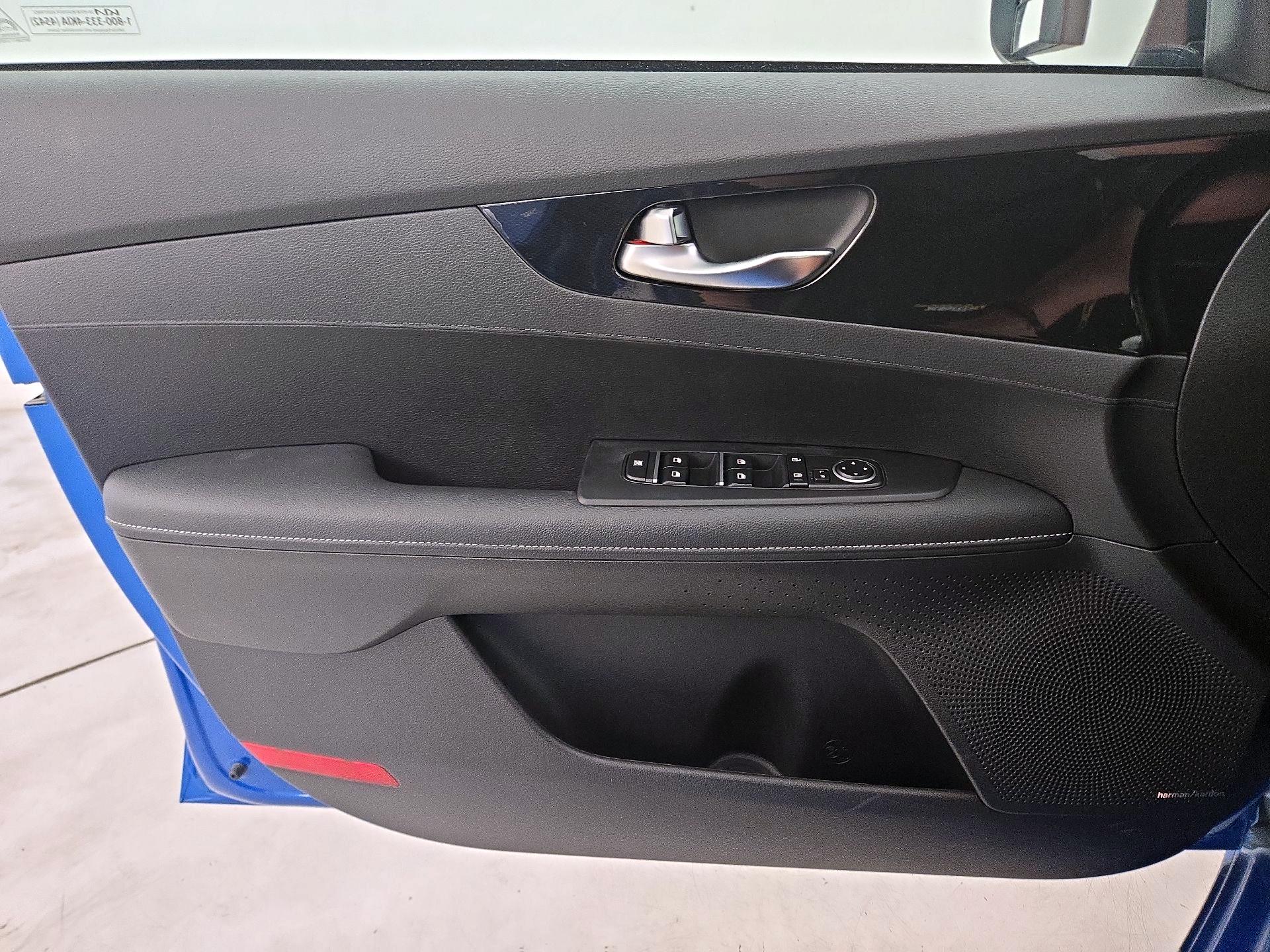 Thumbnail: 2023 Kia Forte - 12
