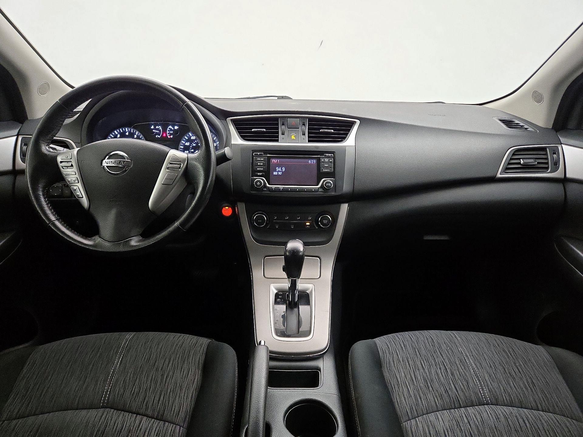 Thumbnail: 2015 Nissan Sentra - 9