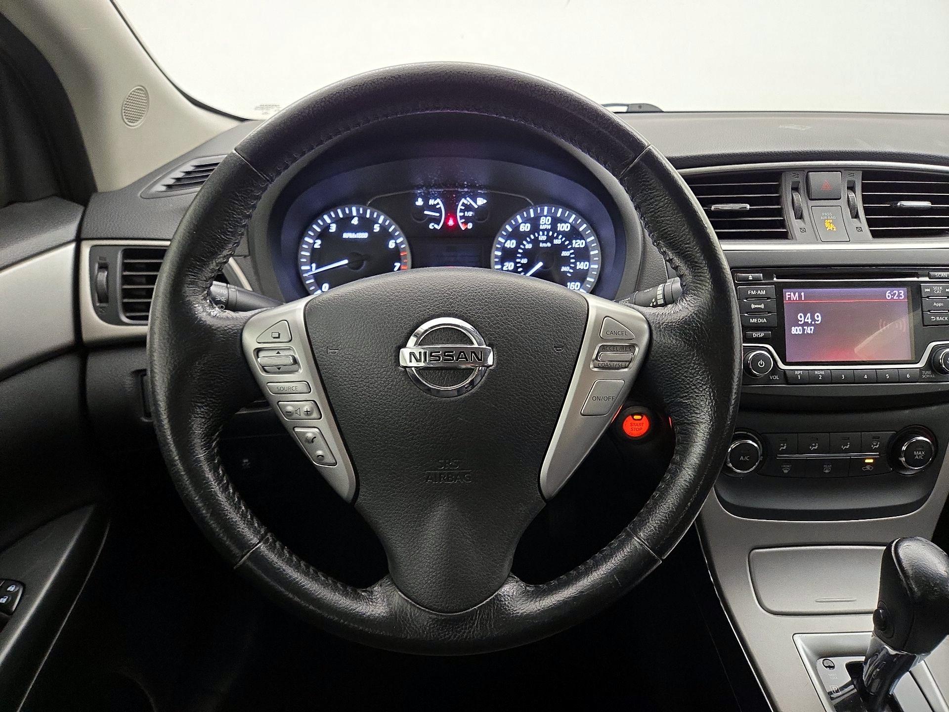 Thumbnail: 2015 Nissan Sentra - 10