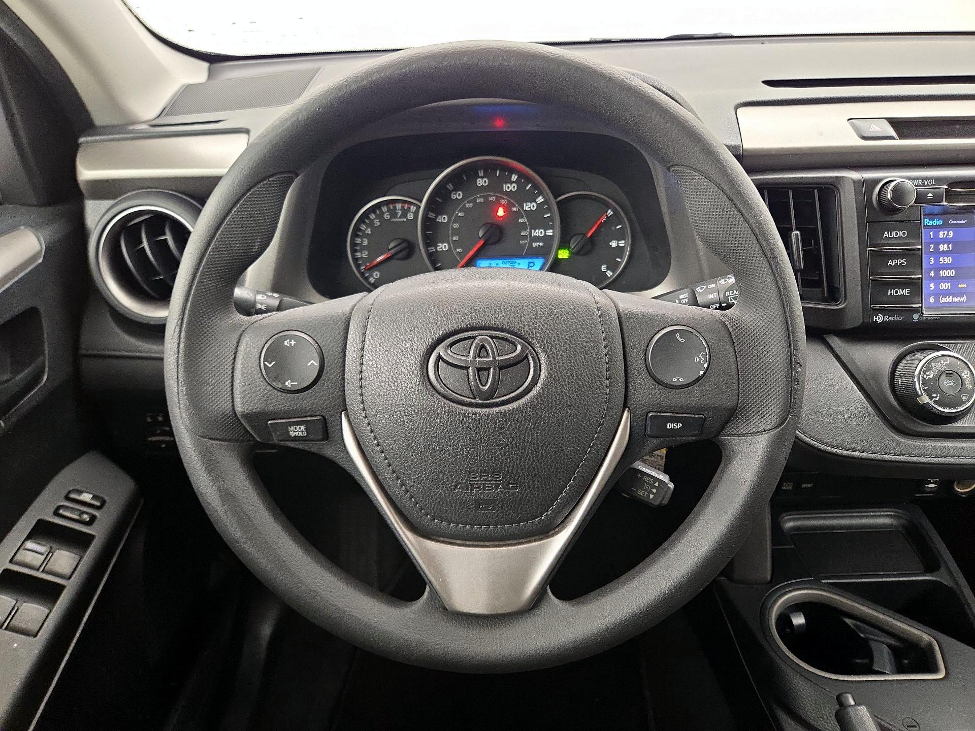 Thumbnail: 2016 Toyota RAV4 - 10