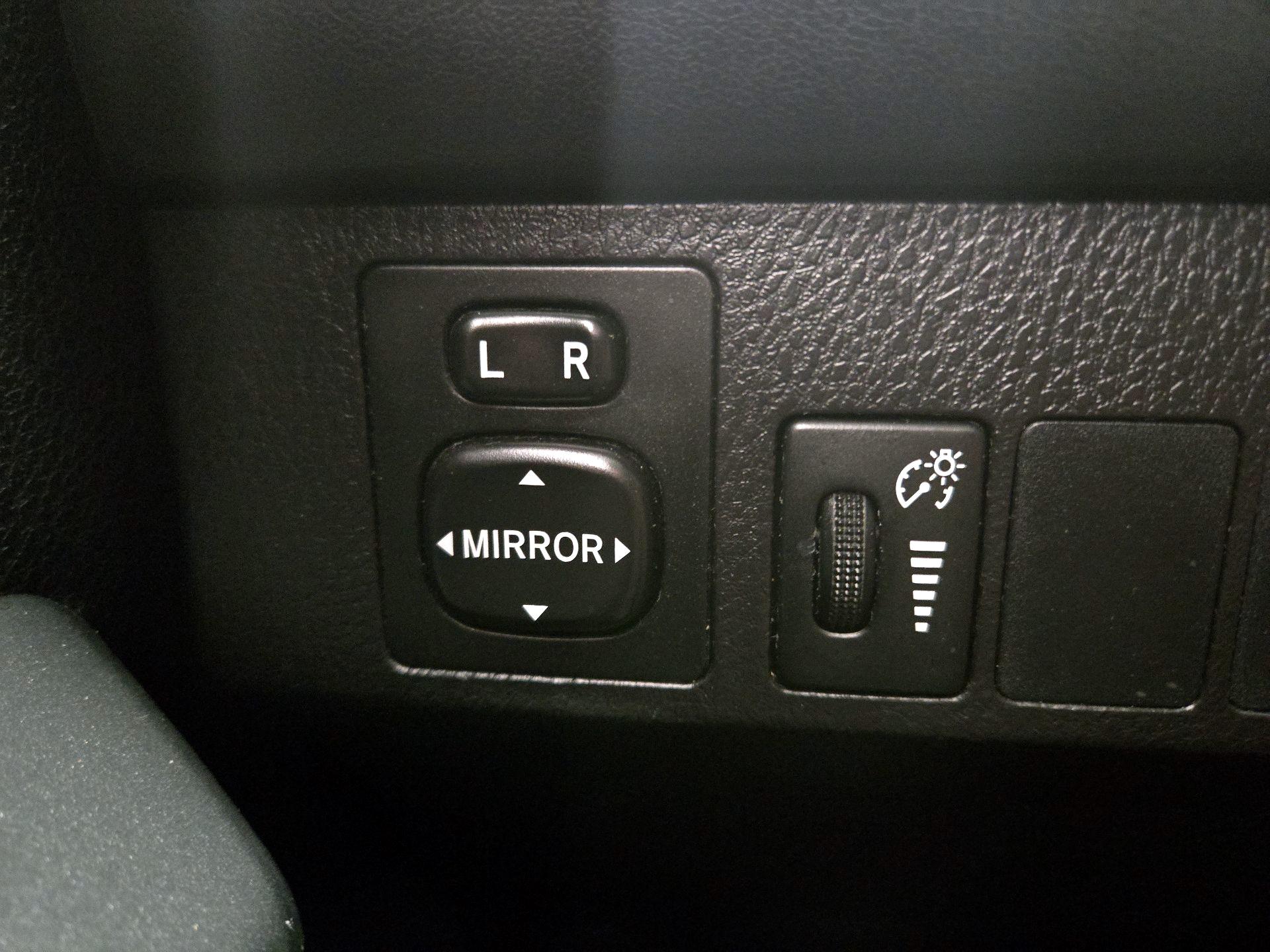 Thumbnail: 2016 Toyota RAV4 - 13