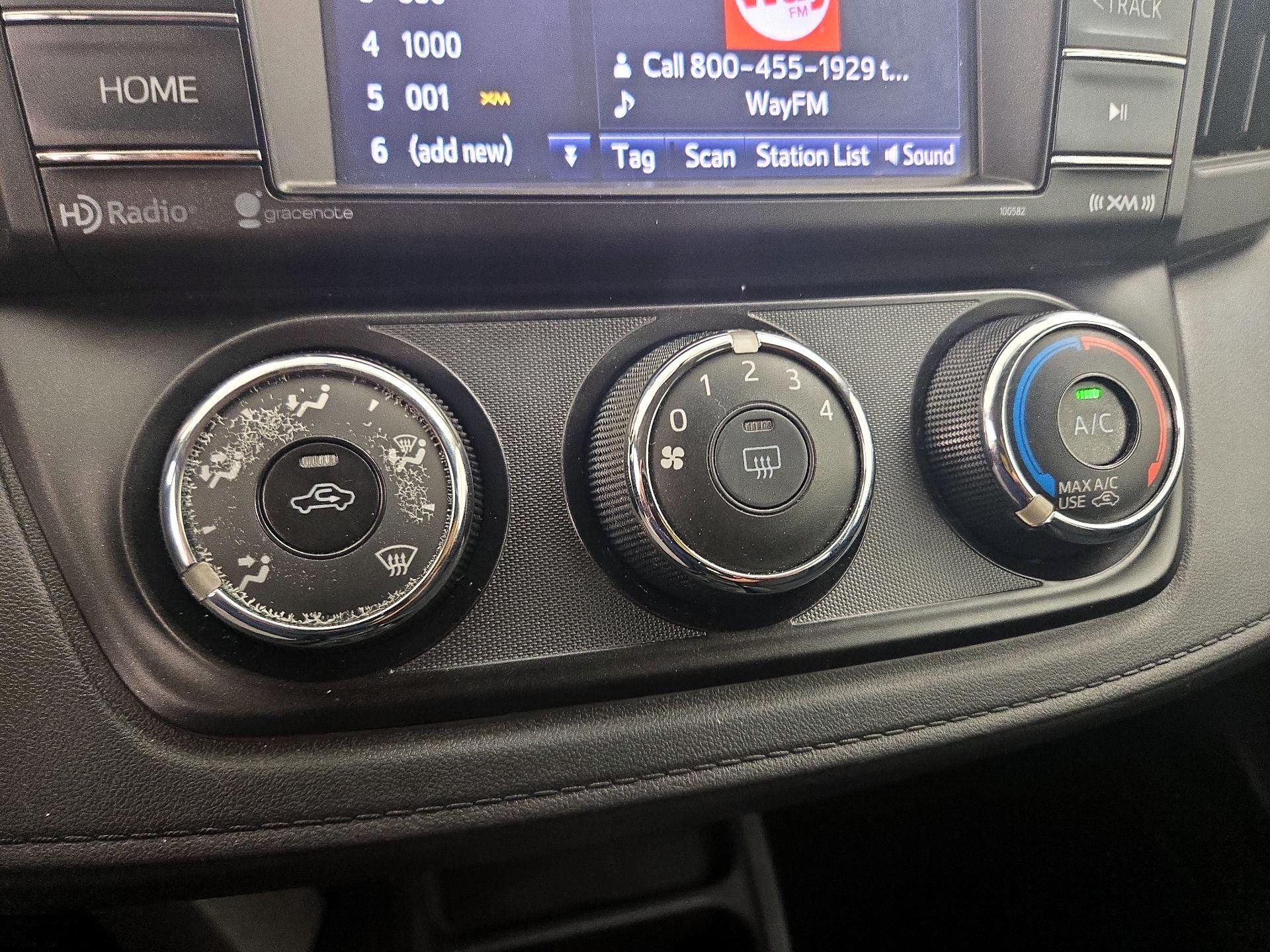 Thumbnail: 2016 Toyota RAV4 - 16