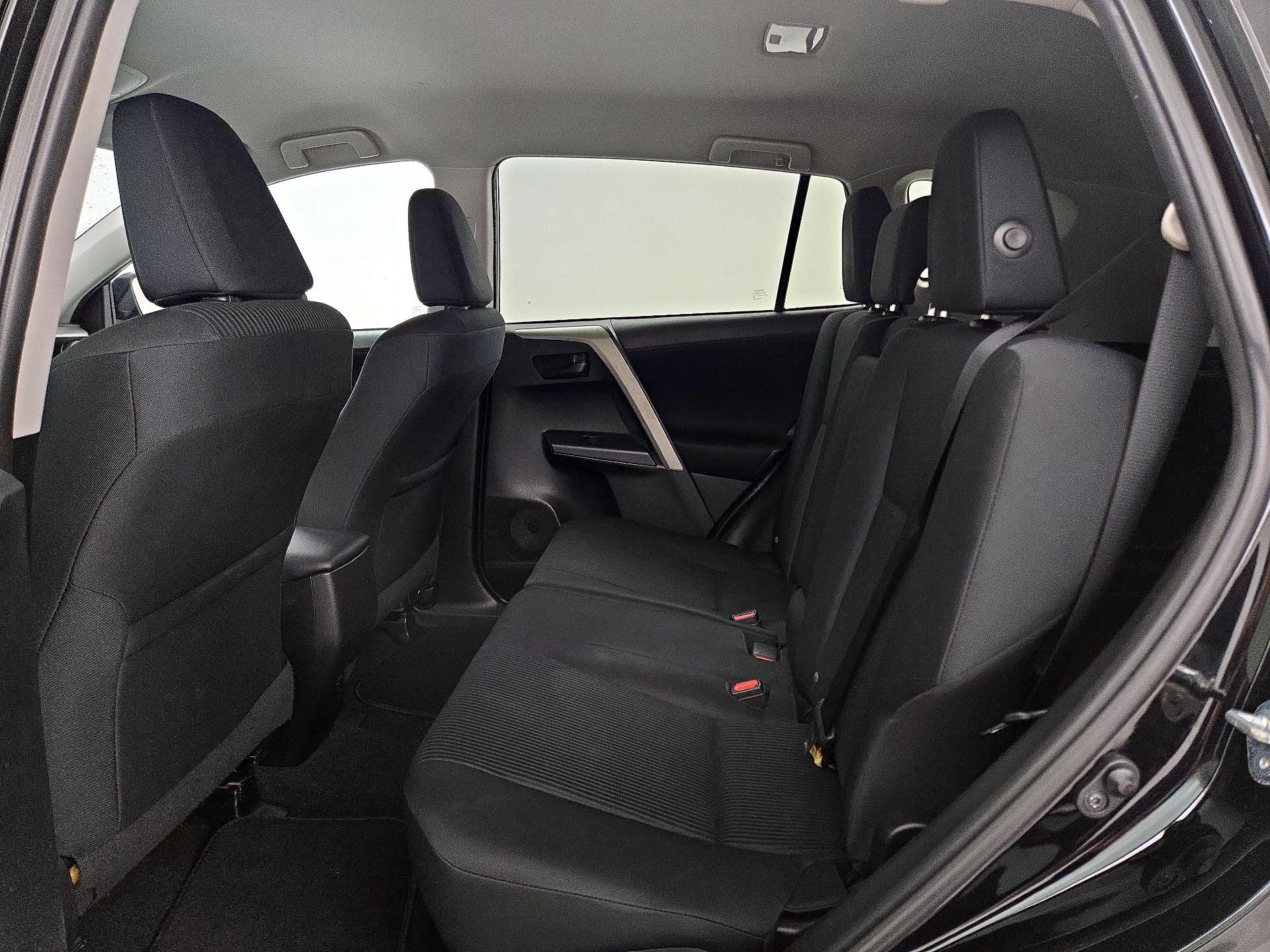 Thumbnail: 2016 Toyota RAV4 - 19