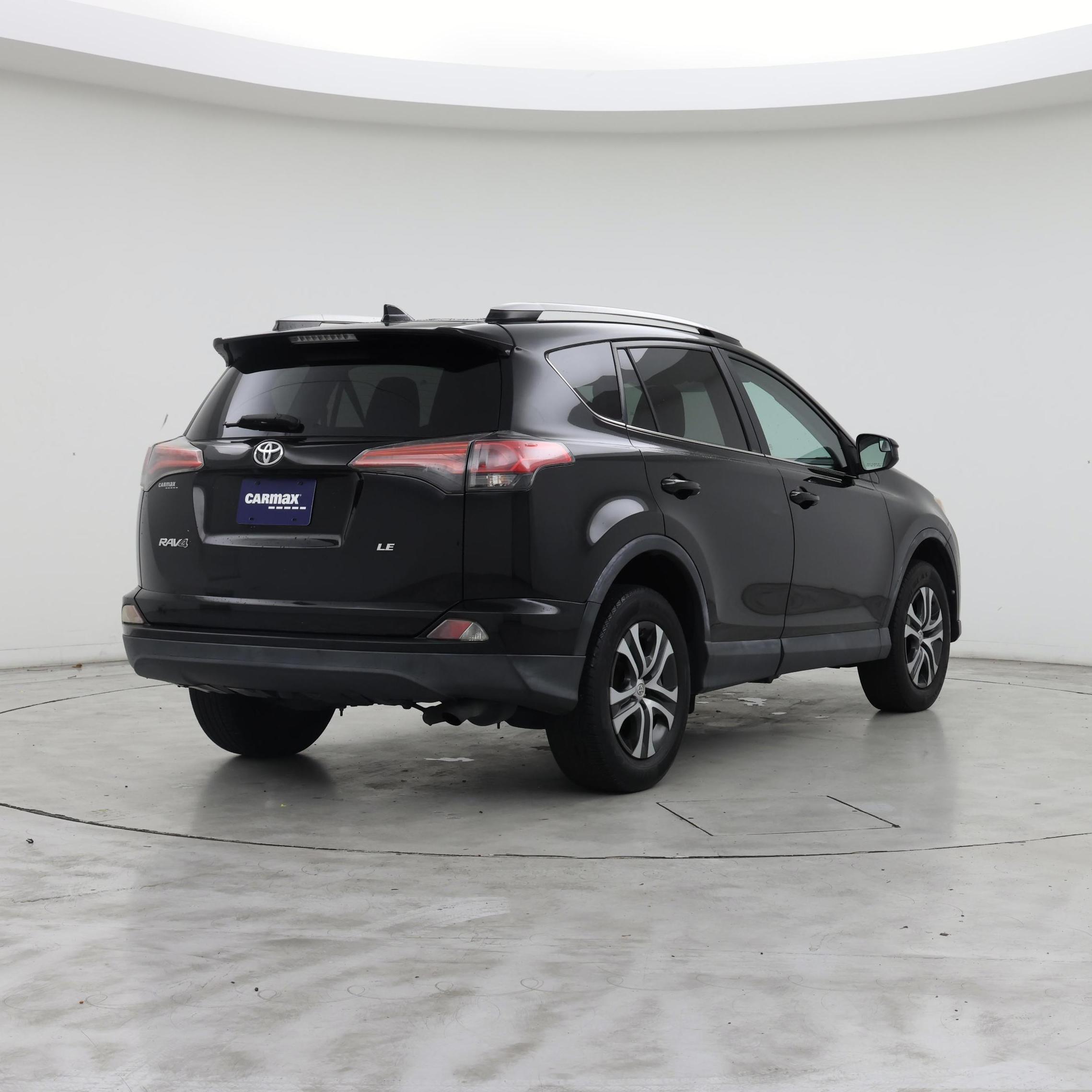 Thumbnail: 2016 Toyota RAV4 - 8