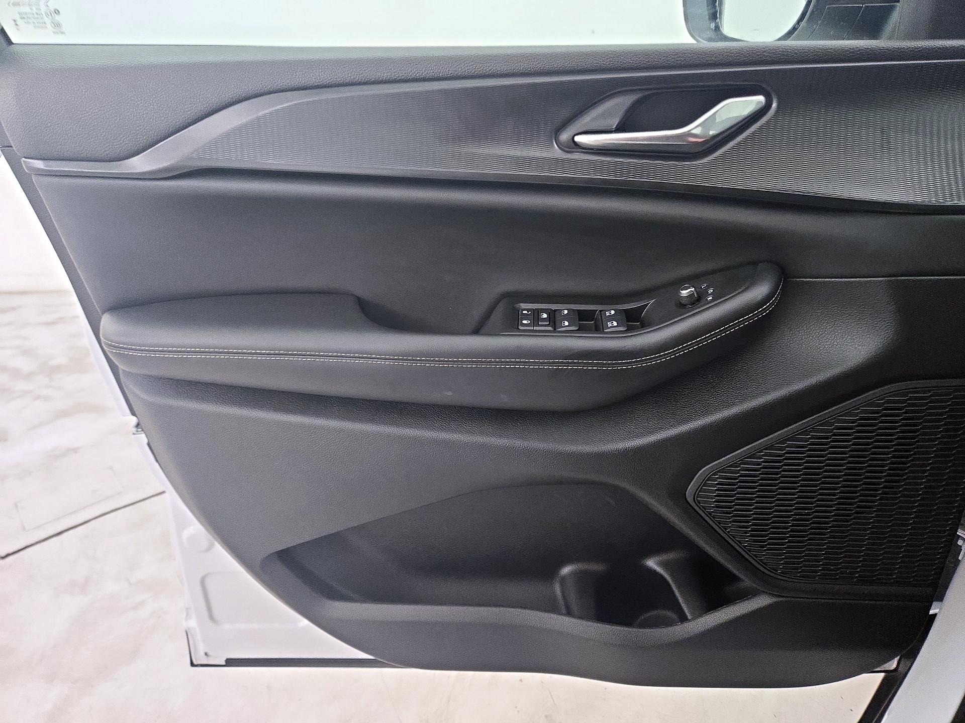 Thumbnail: 2024 Jeep Grand Cherokee - 12