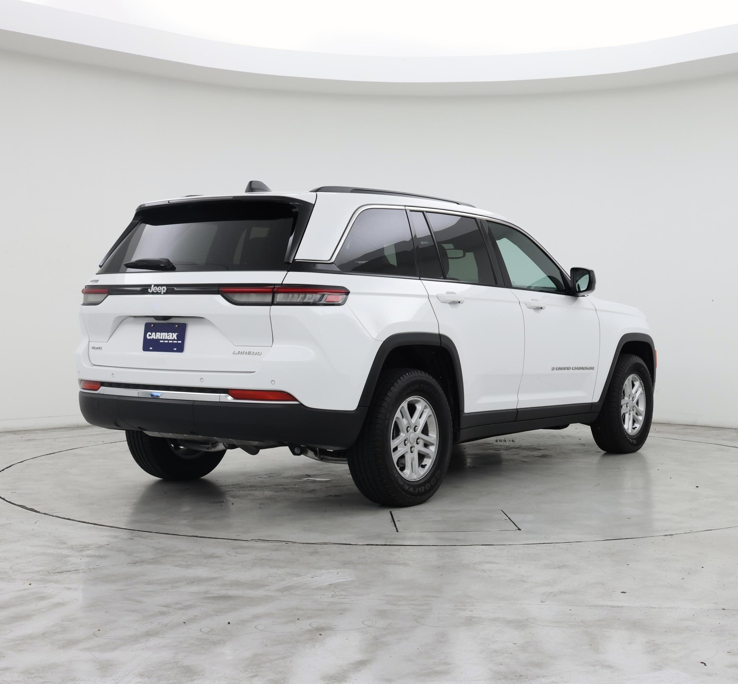 Thumbnail: 2024 Jeep Grand Cherokee - 8