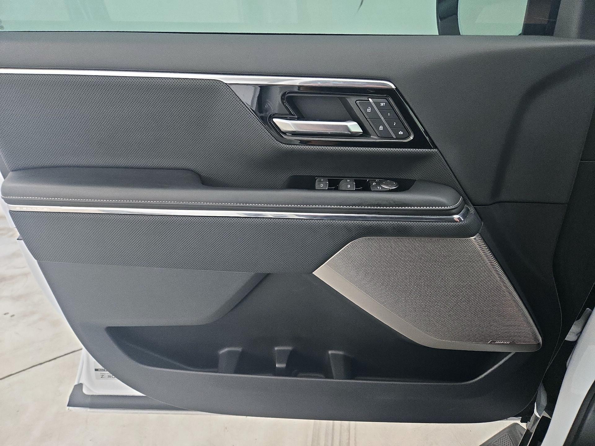 Thumbnail: 2025 GMC Sierra EV - 12