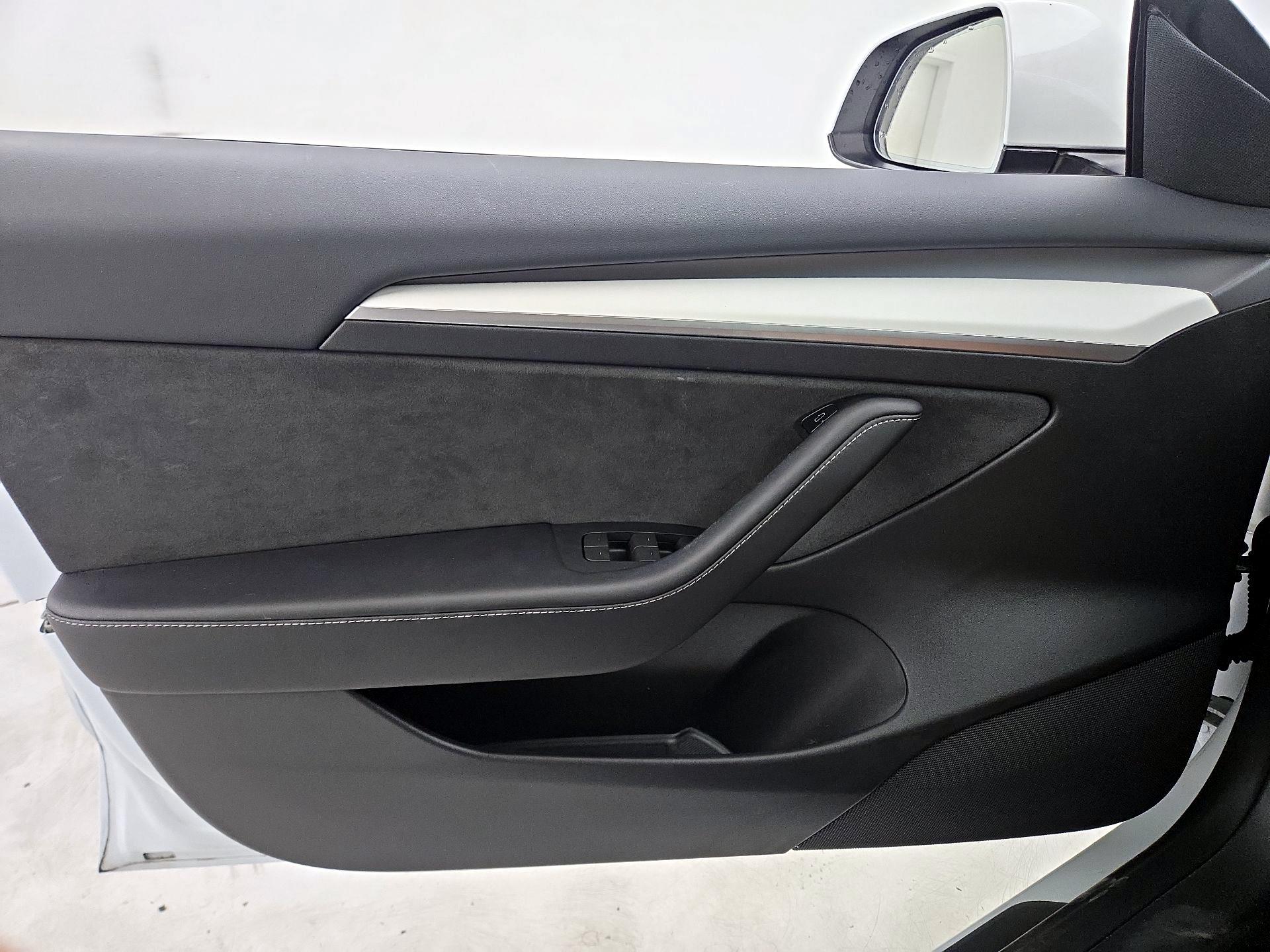 Thumbnail: 2023 Tesla Model 3 - 12