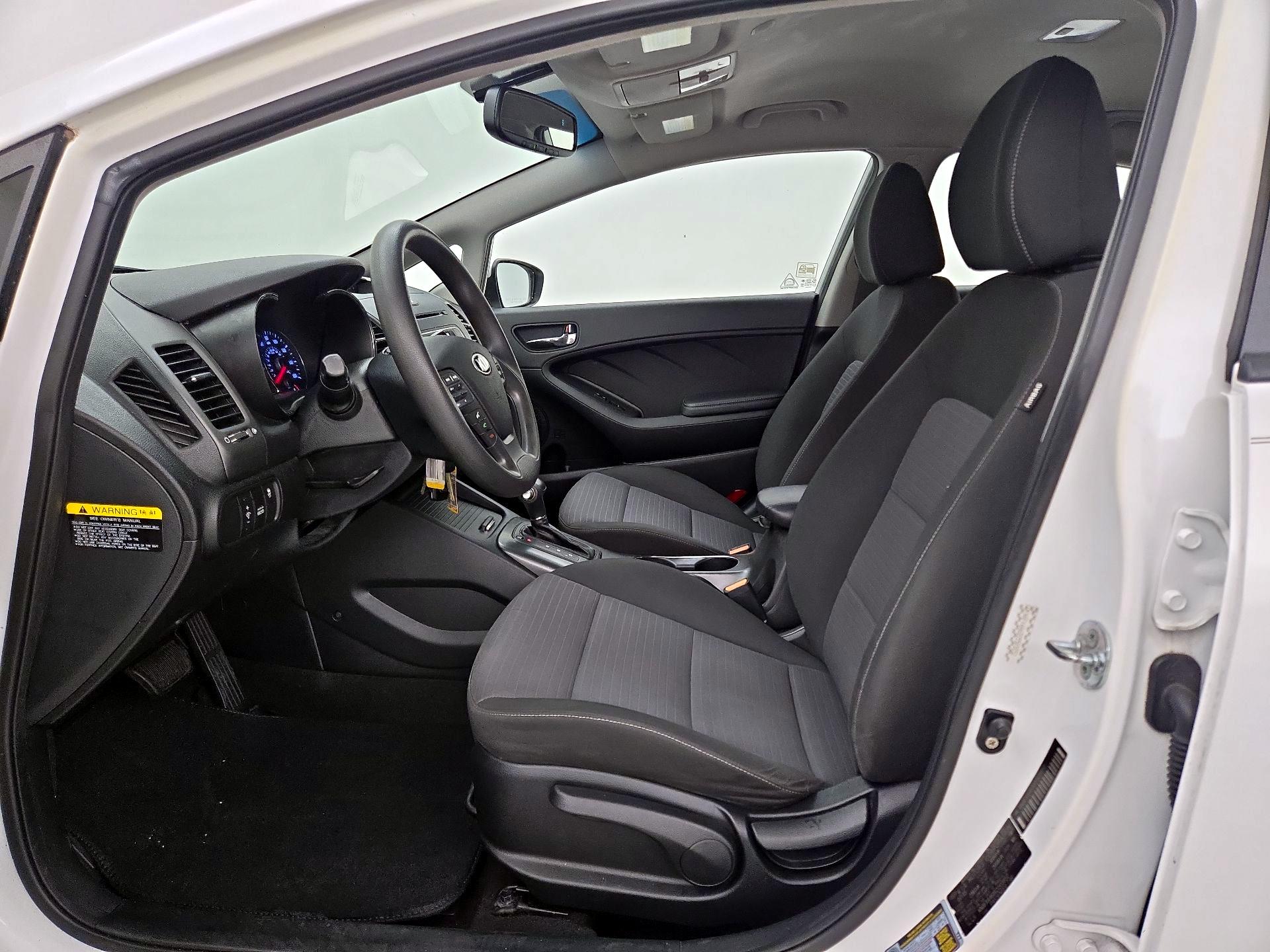 Thumbnail: 2016 Kia Forte - 11