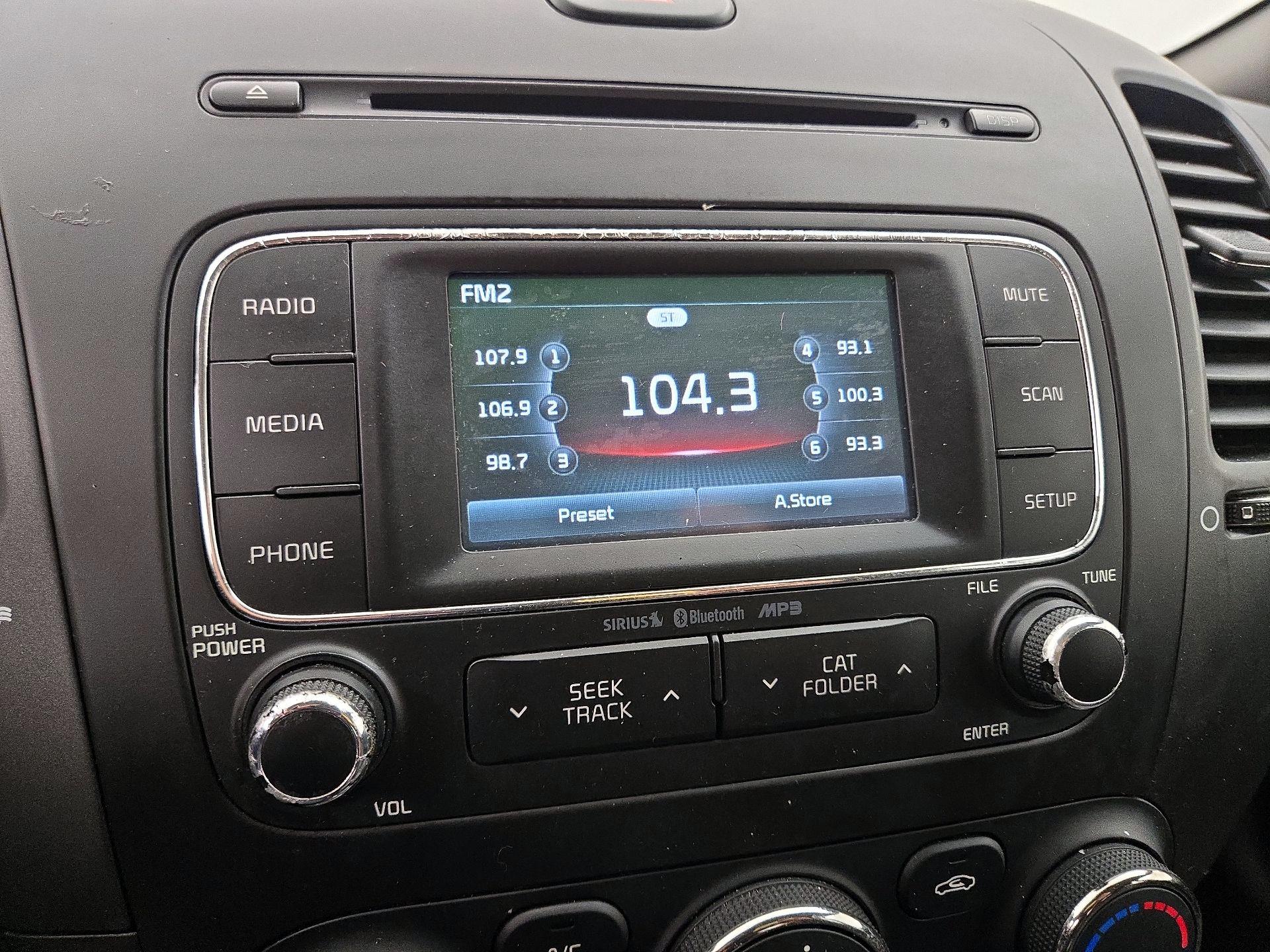 Thumbnail: 2016 Kia Forte - 15