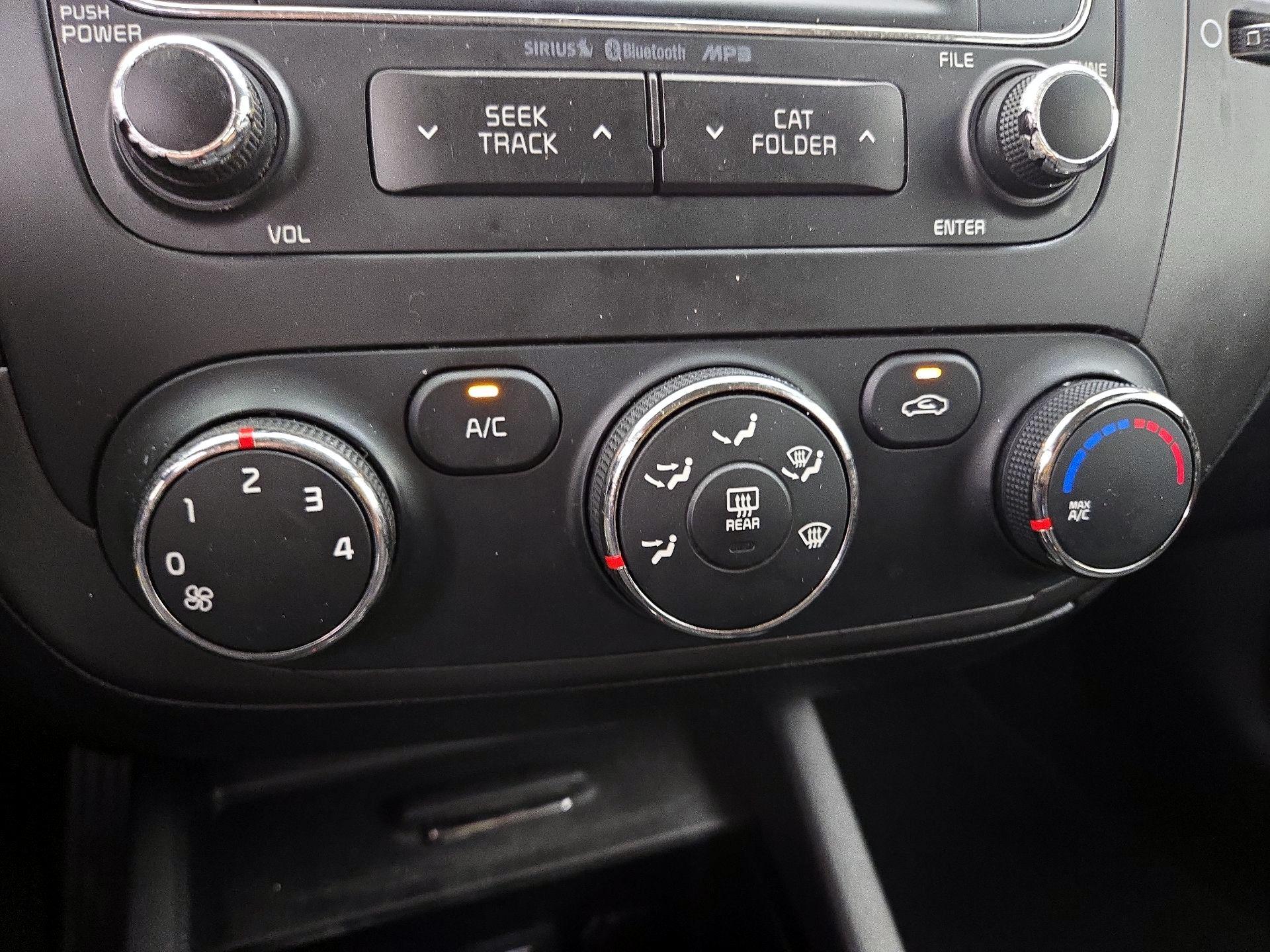 Thumbnail: 2016 Kia Forte - 16