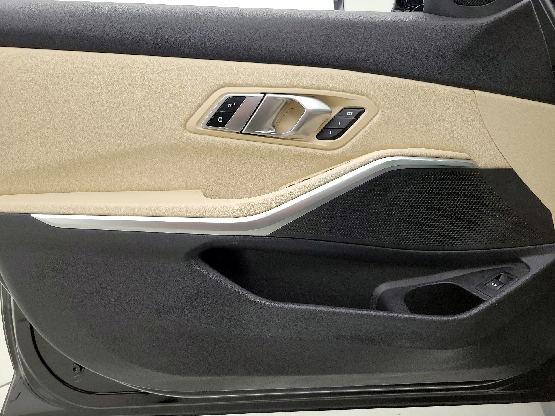 Thumbnail: 2020 BMW 3 Series - 12