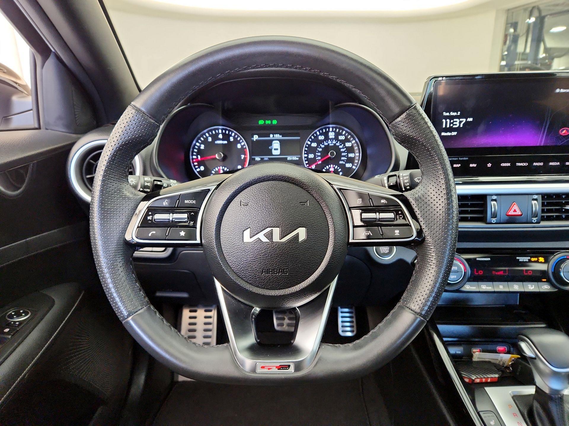 Thumbnail: 2023 Kia Forte - 10