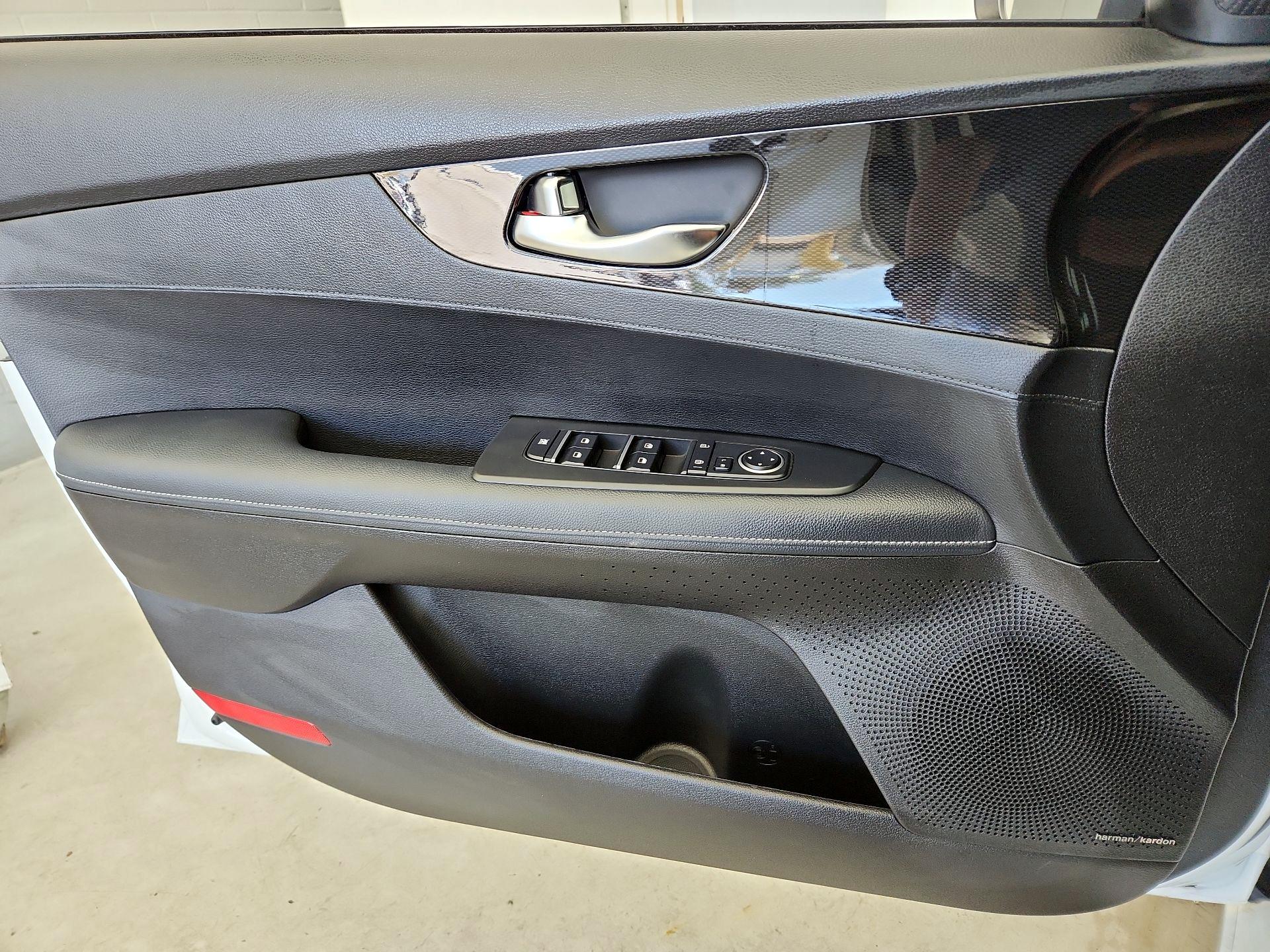 Thumbnail: 2023 Kia Forte - 12