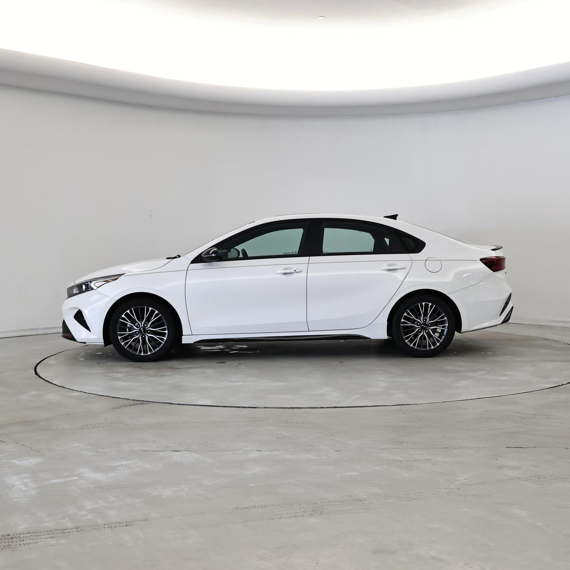 Thumbnail: 2023 Kia Forte - 3