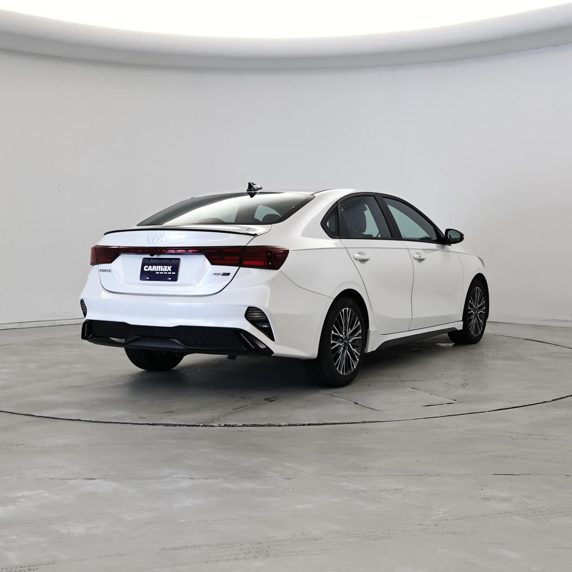 Thumbnail: 2023 Kia Forte - 8