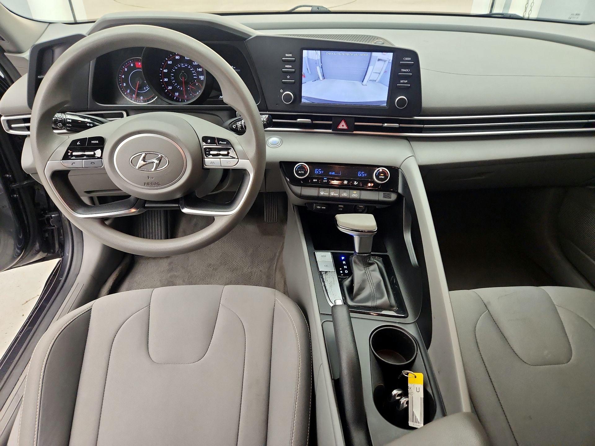 Thumbnail: 2022 Hyundai Elantra - 9