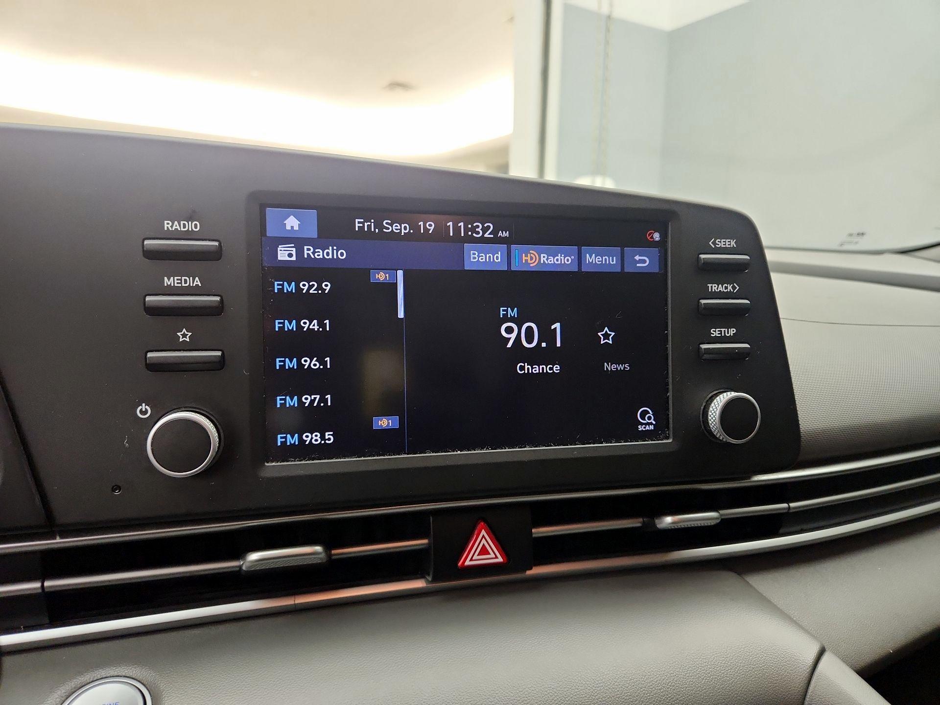 Thumbnail: 2022 Hyundai Elantra - 15