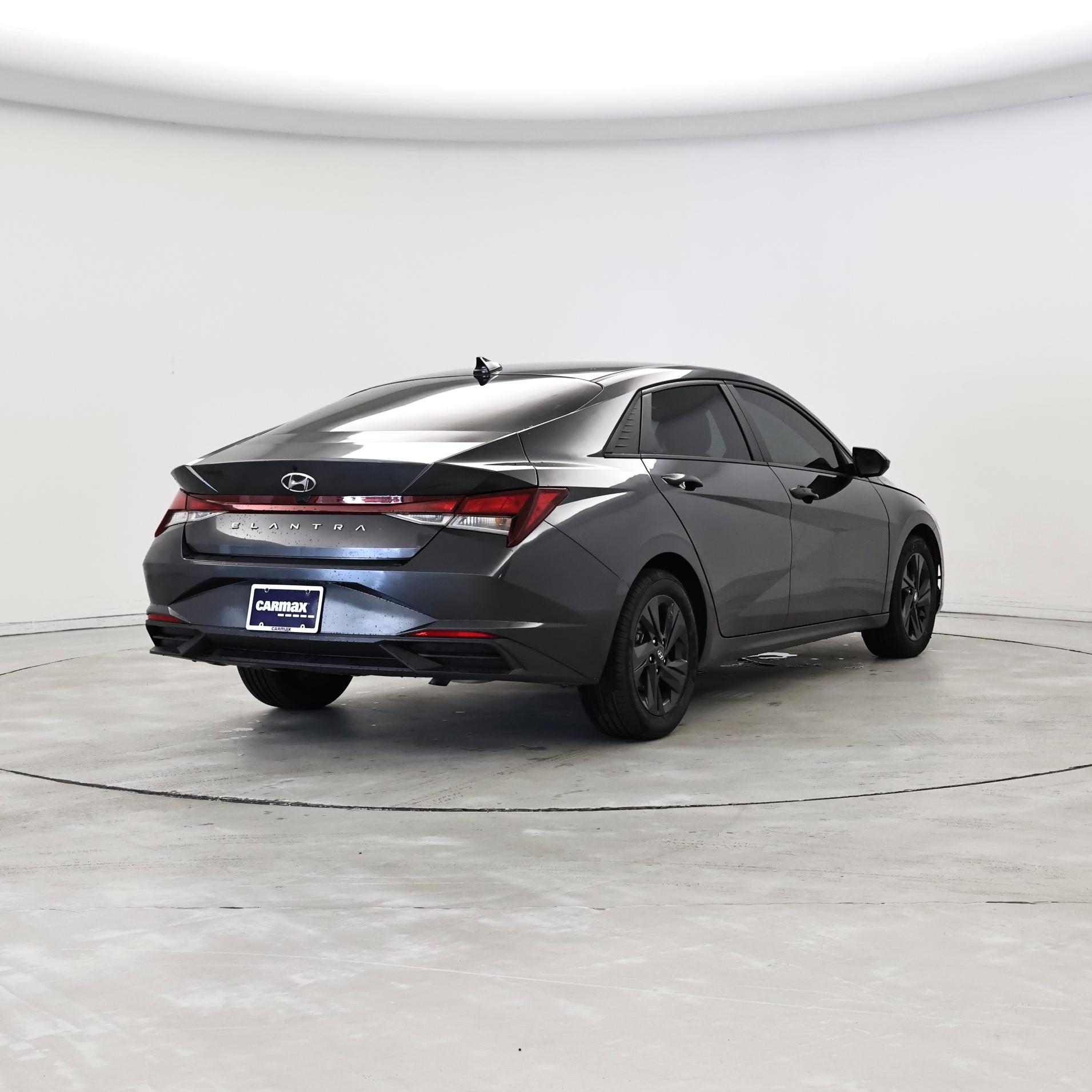 Thumbnail: 2022 Hyundai Elantra - 8