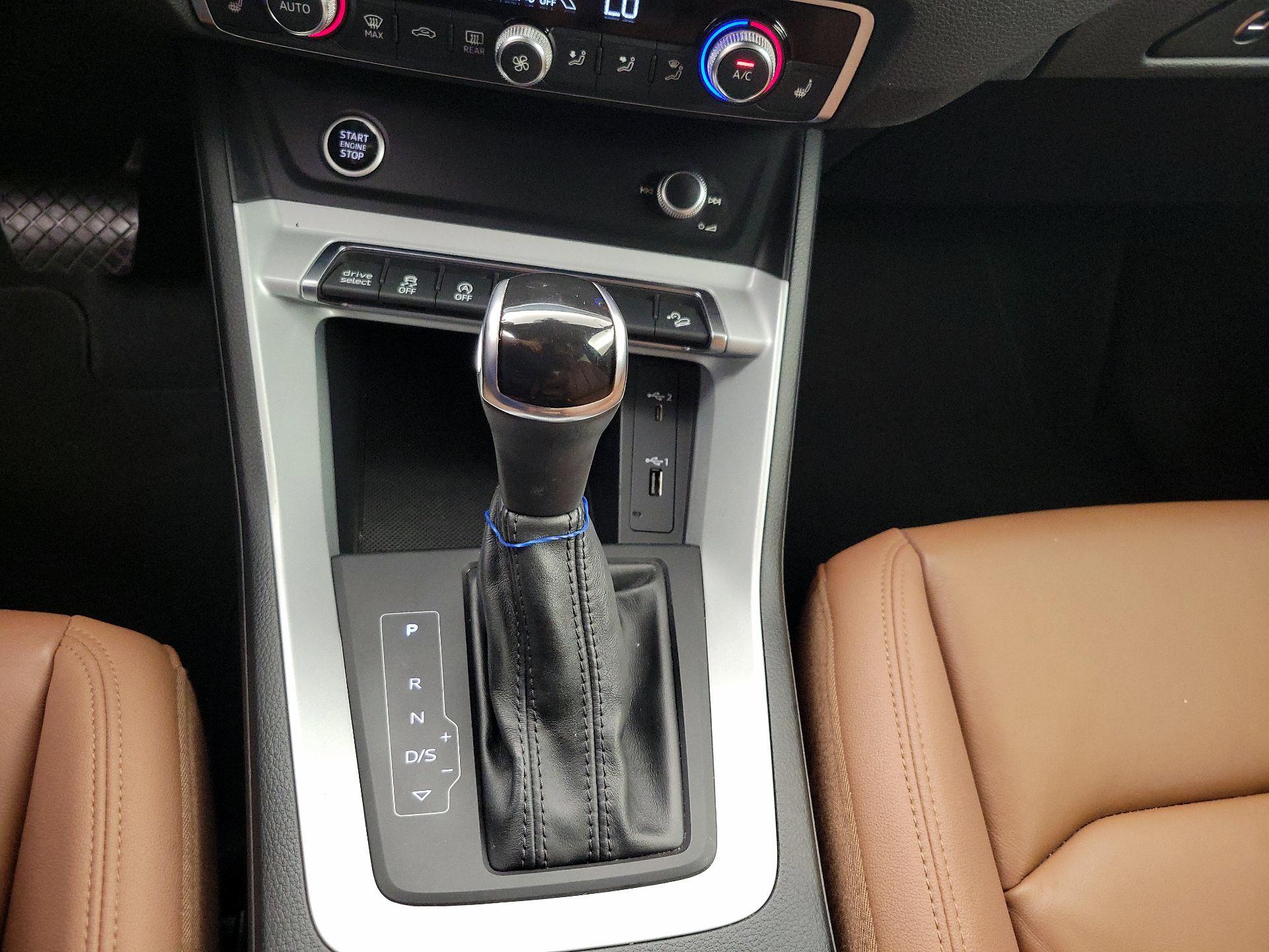 Thumbnail: 2021 Audi Q3 - 16